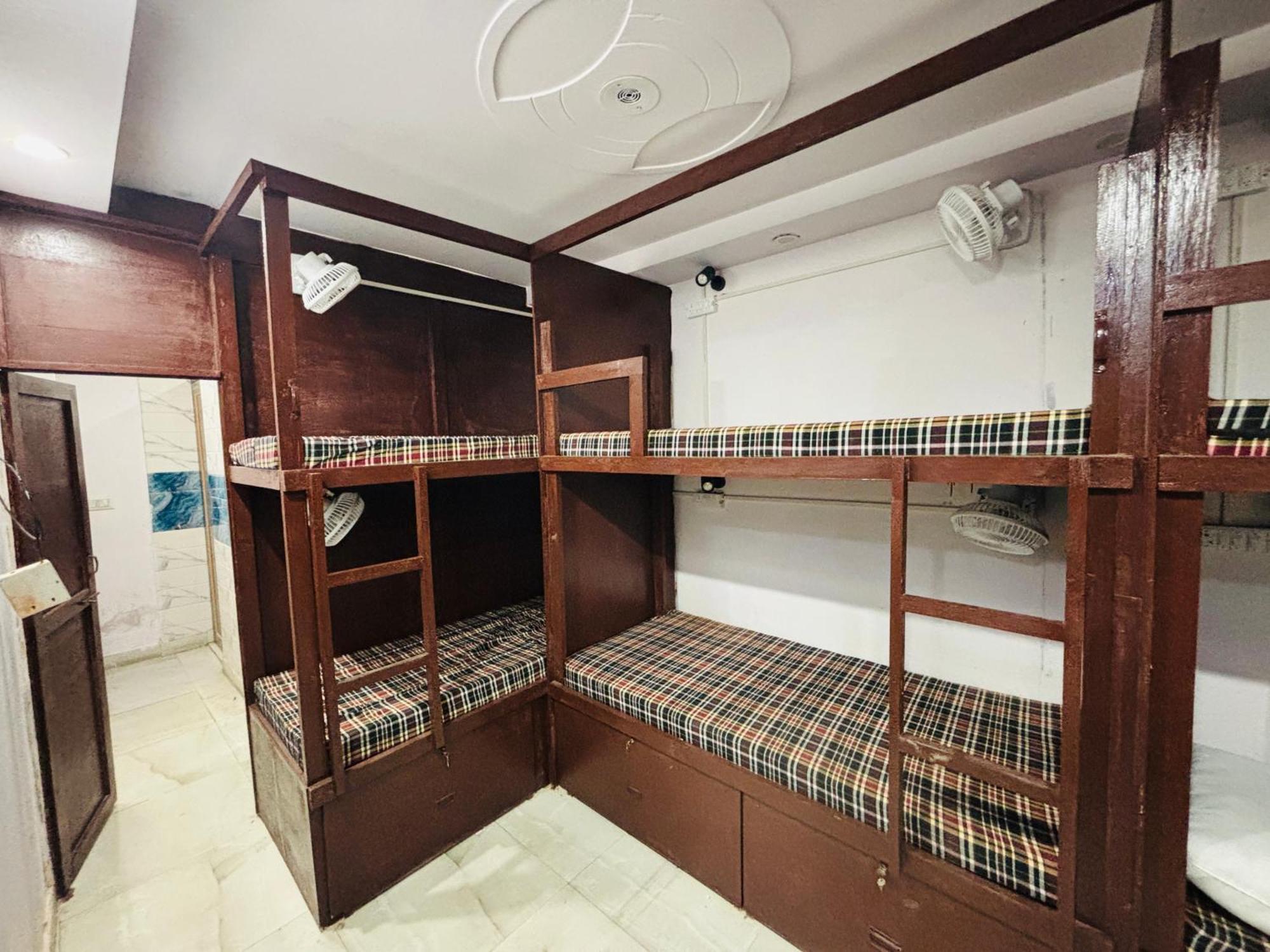 Hostel New Frezon New Delhi