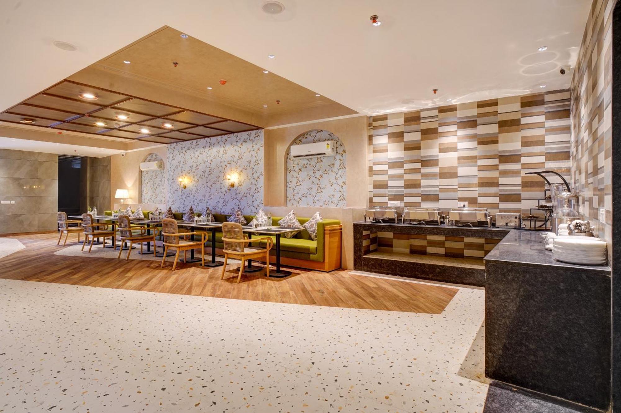 Iva Premium Aerocity - Free Airport Pickup Or Drop Hotel 4*
