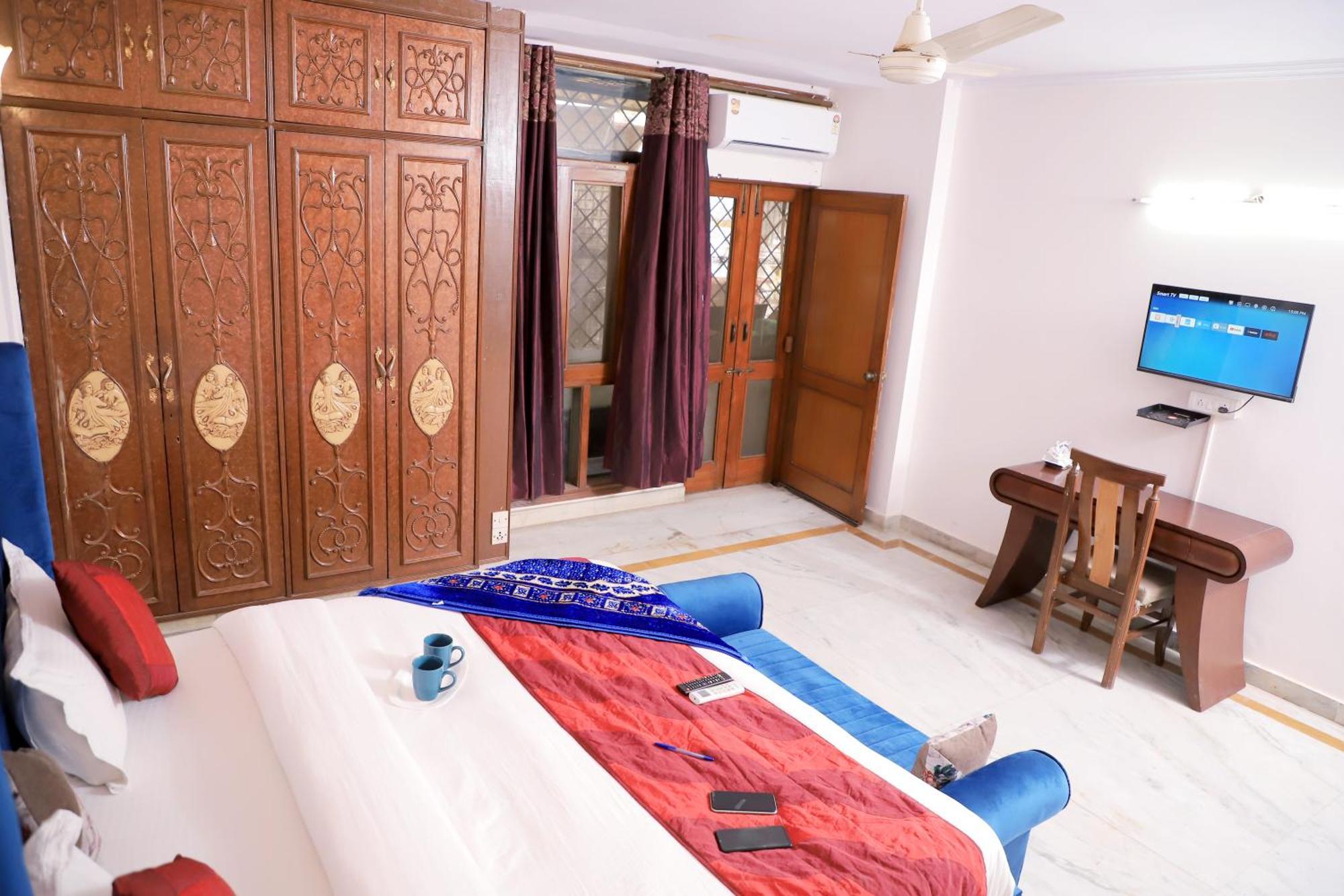 Divine India Service Apartment,2bhk, D-198,saket Apartment *
