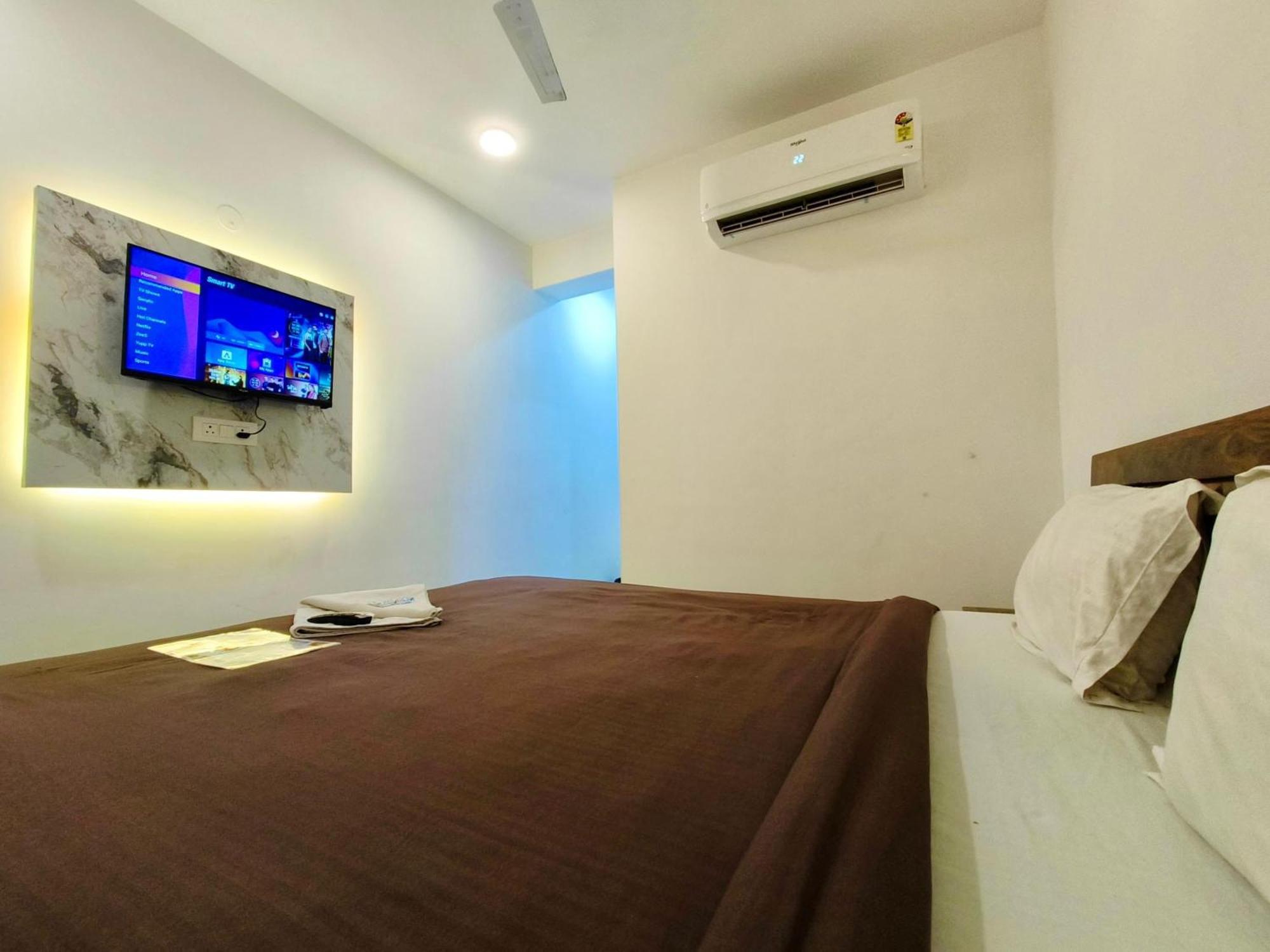 Fabhotel Blu Lagoon Nova Deli