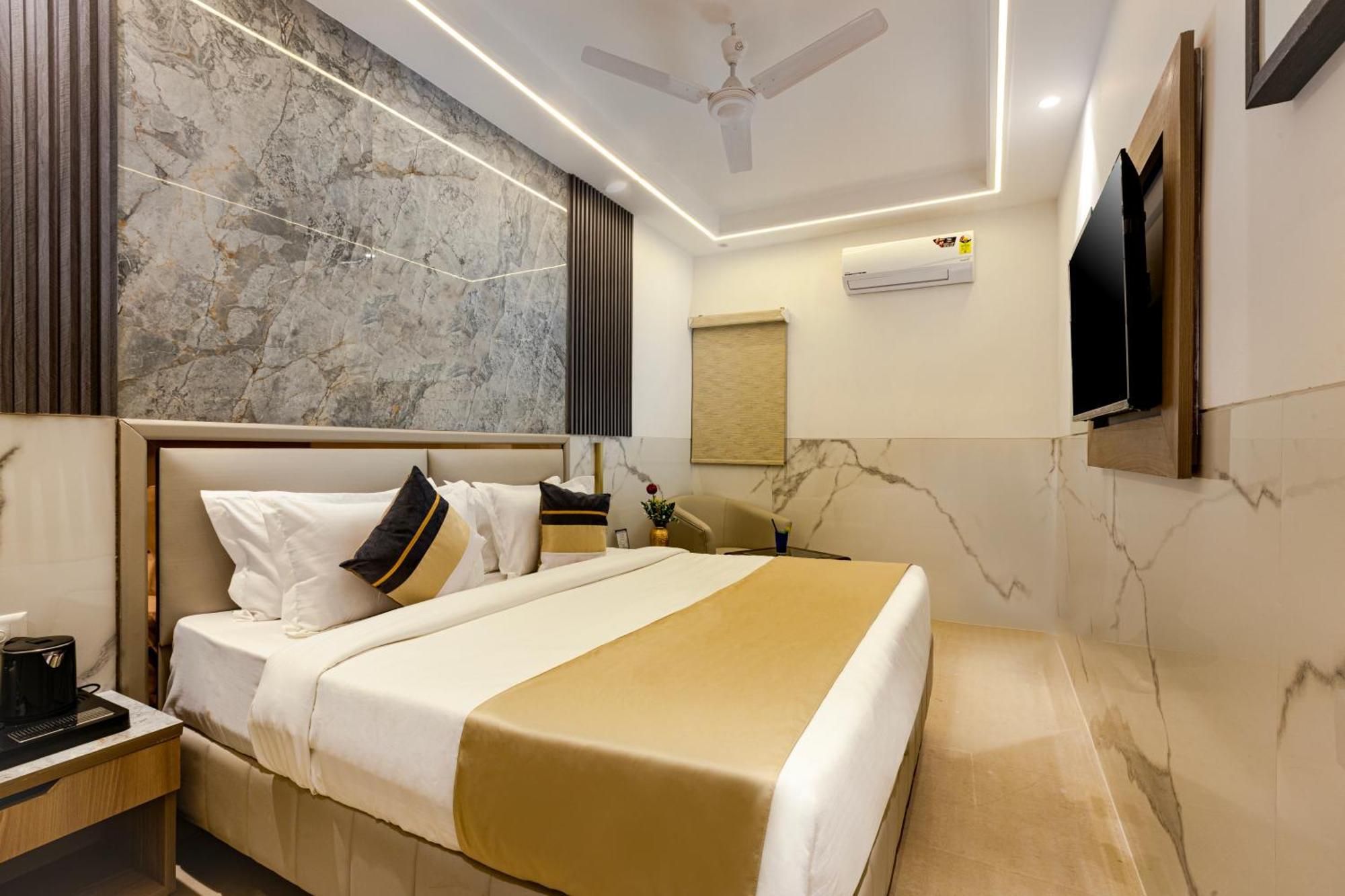The Orion Era - Delhi Airport Hotel 4*