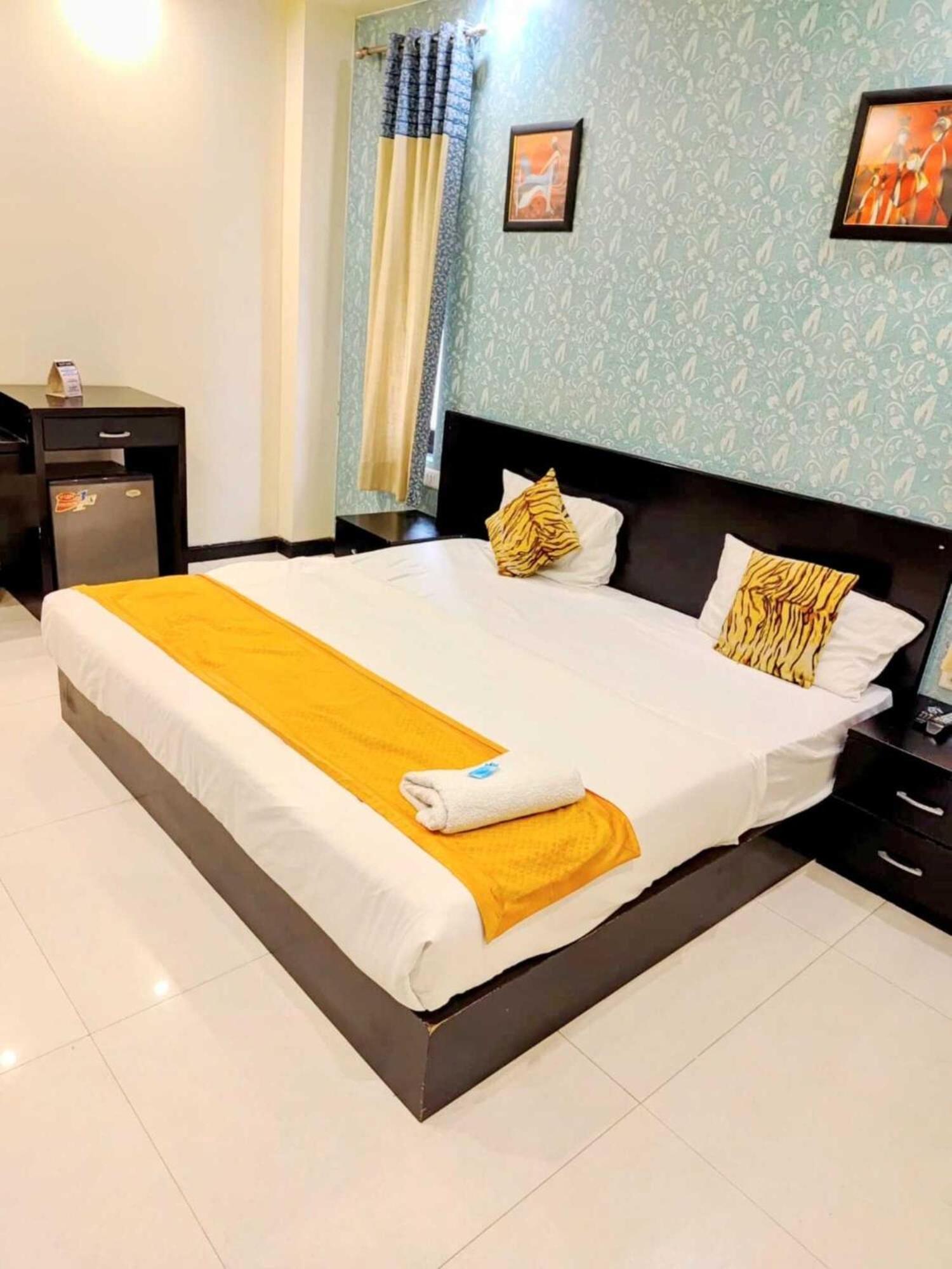 Premium In Paschim Vihar New Delhi