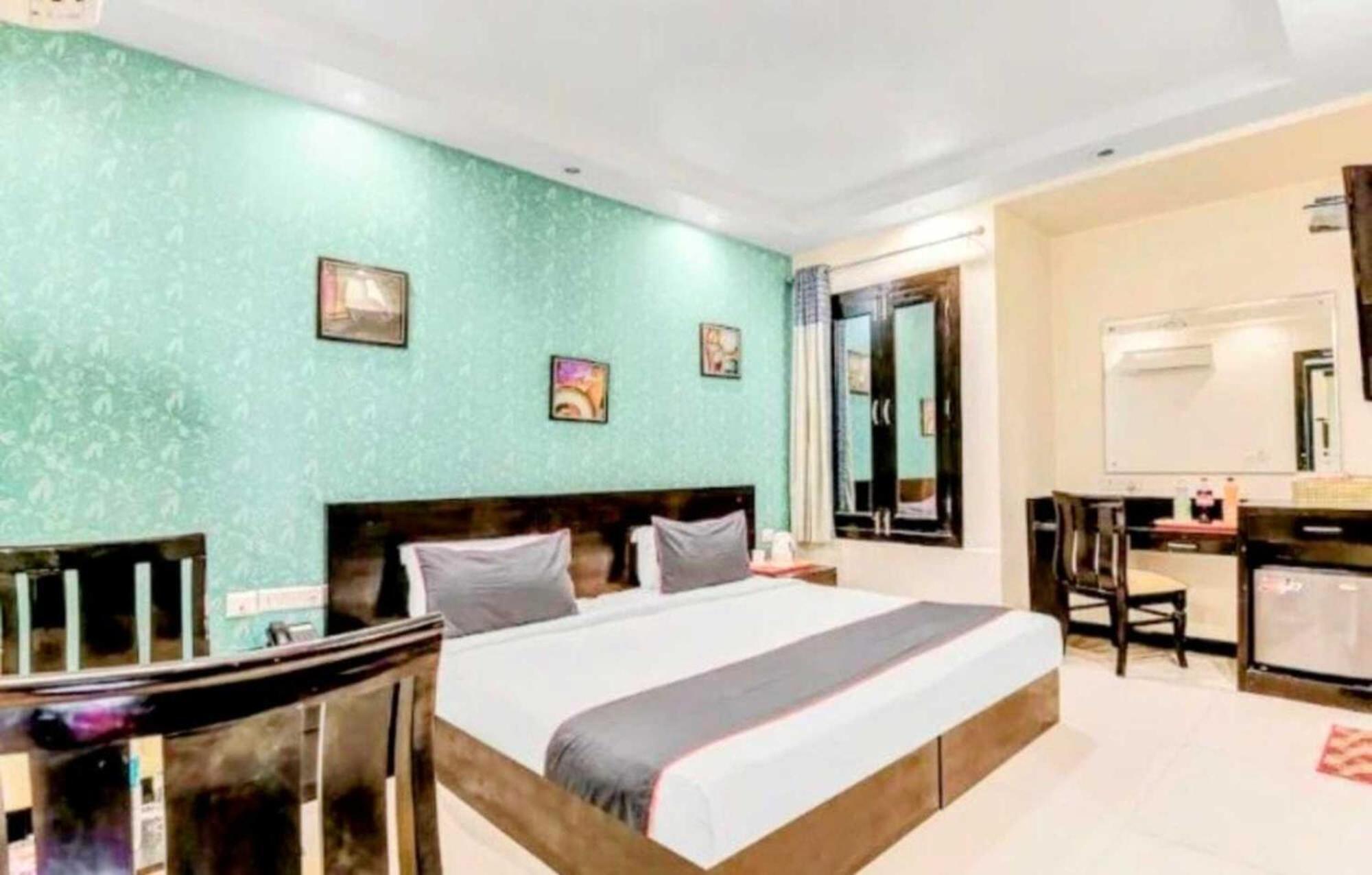 Premium In Paschim Vihar New Delhi
