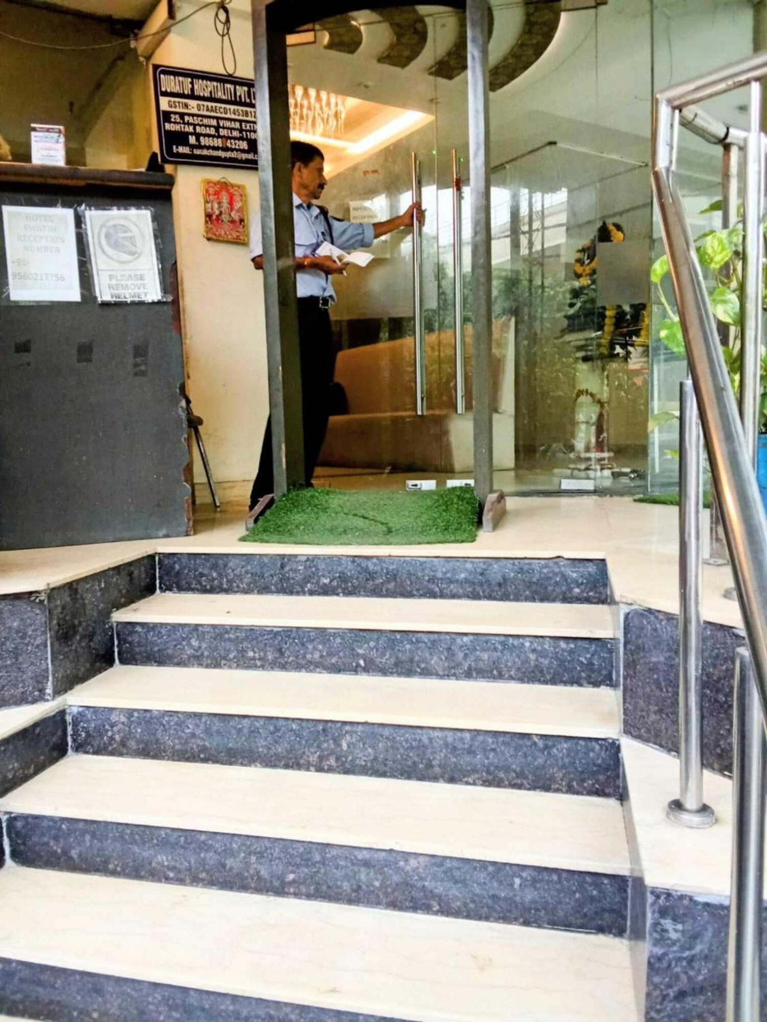 Premium In Paschim Vihar