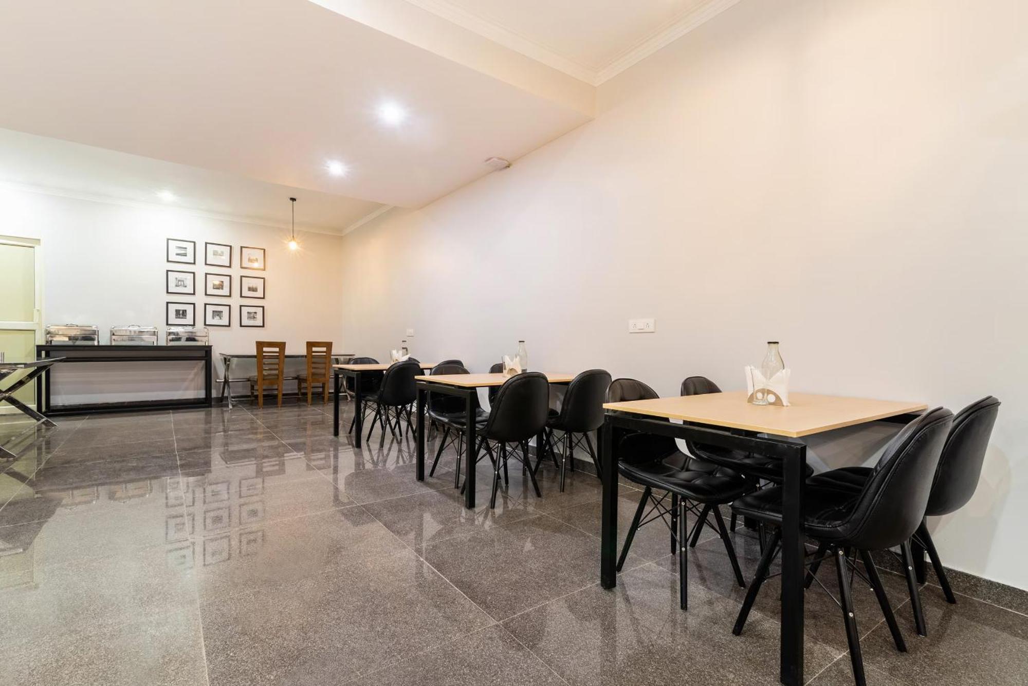 Hotel Max Marina Delhi Airport