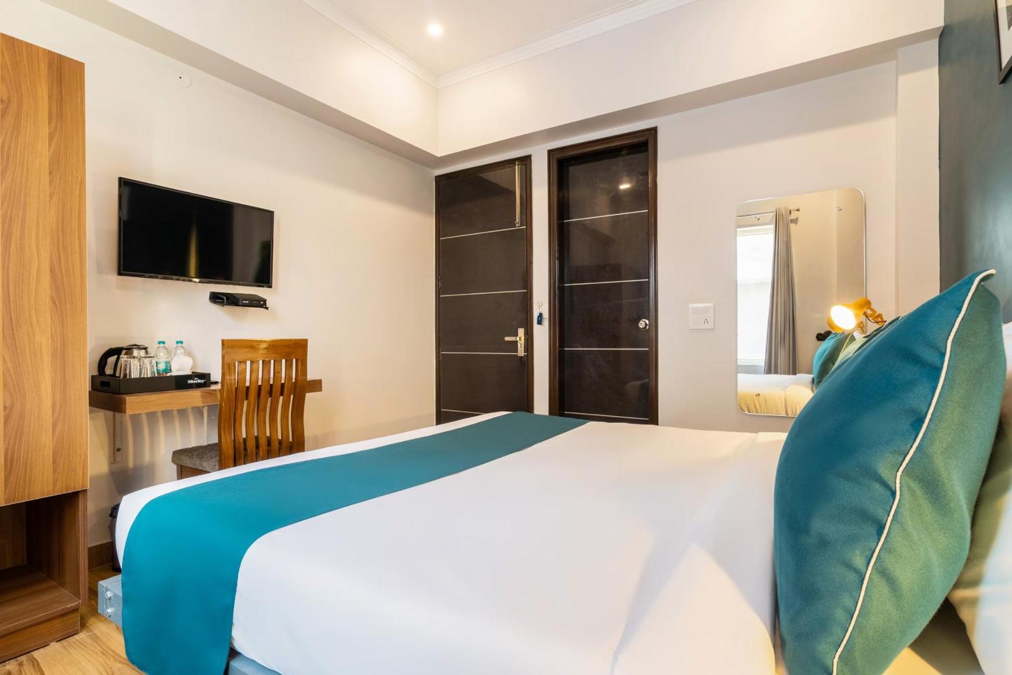 Hotel Max Marina Delhi Airport