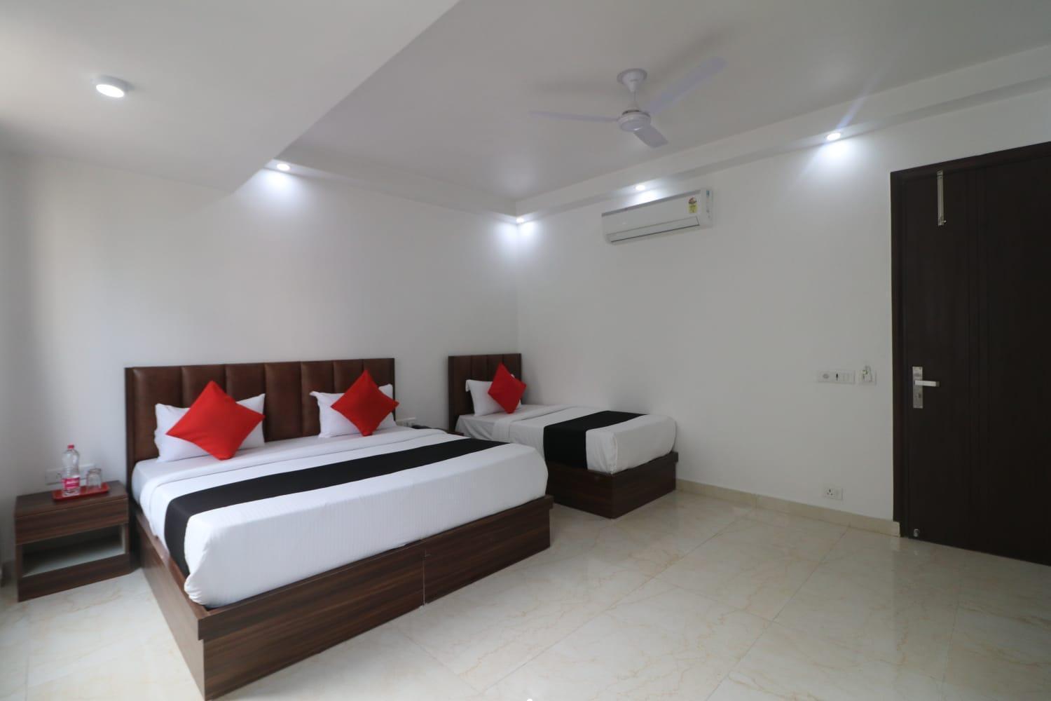 Hotel Ivy Plaza 4*