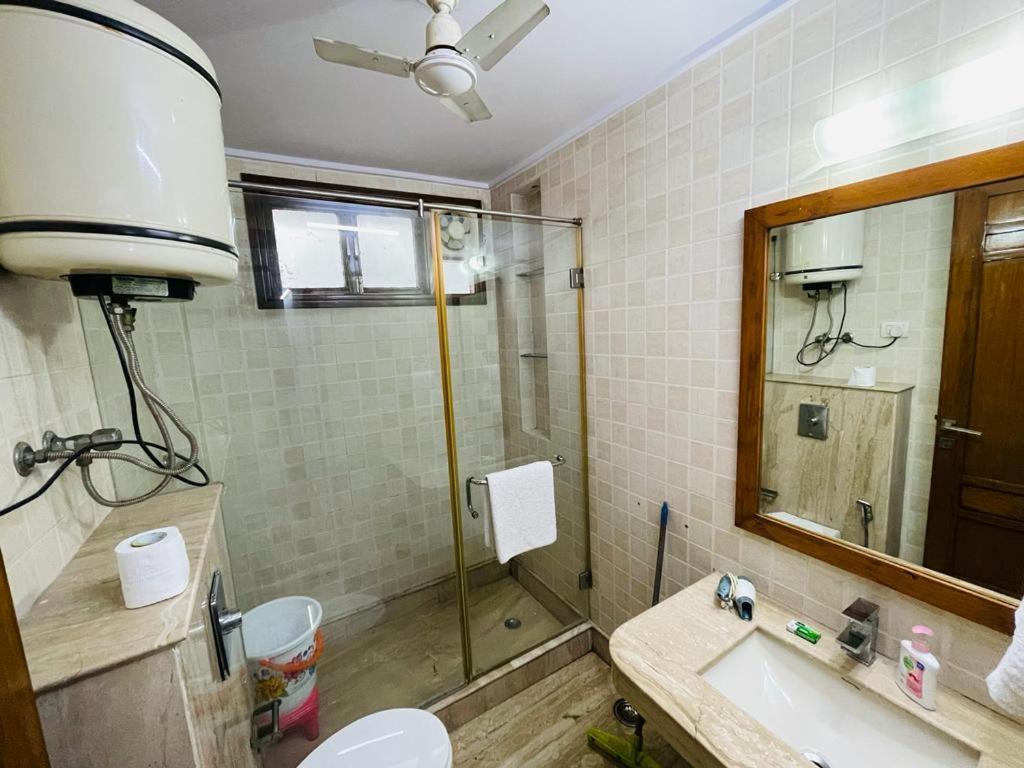 Apartment Fortune Service 4bhk,d-36, Saket *