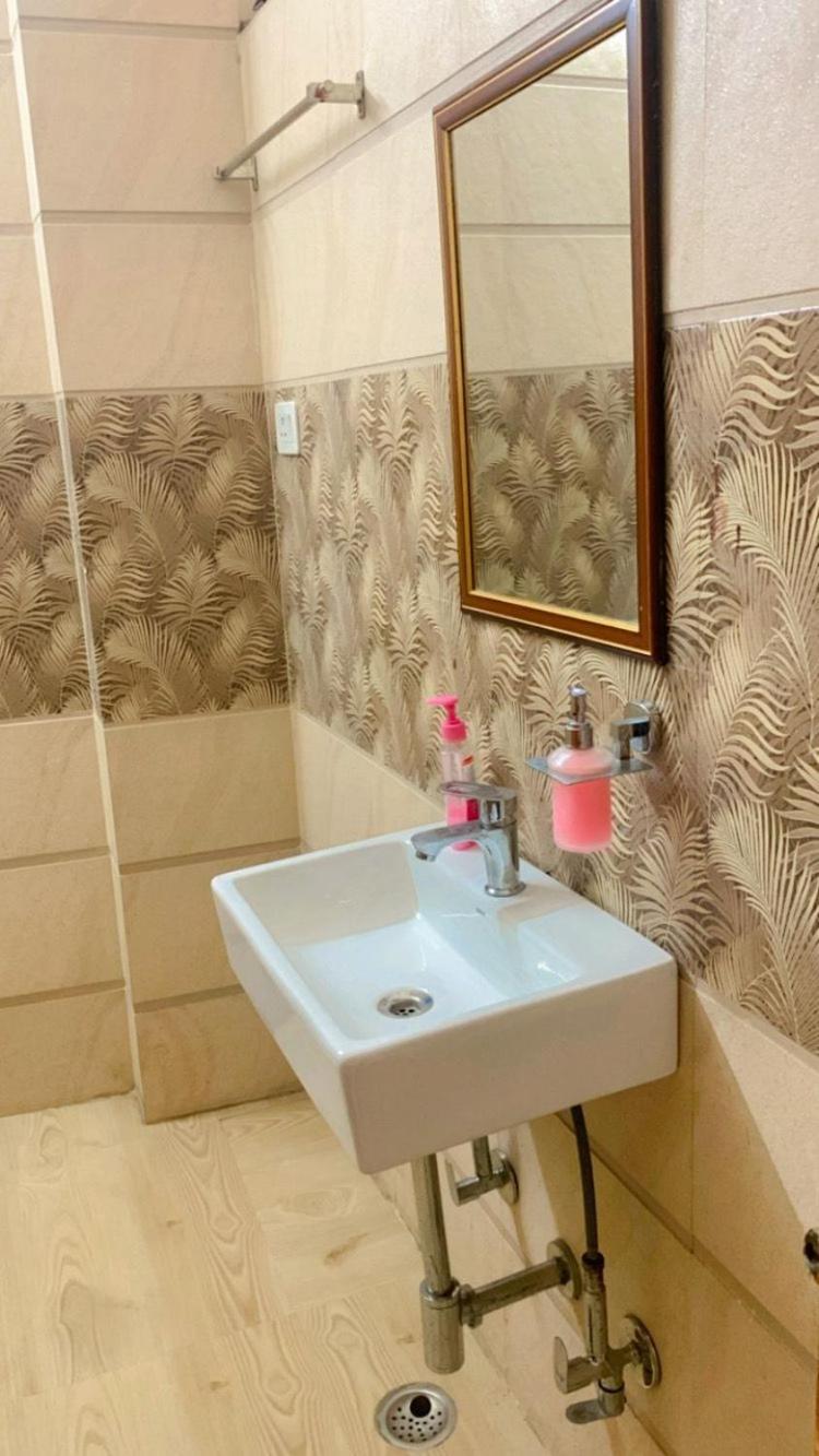 Southdelhi Apartment *