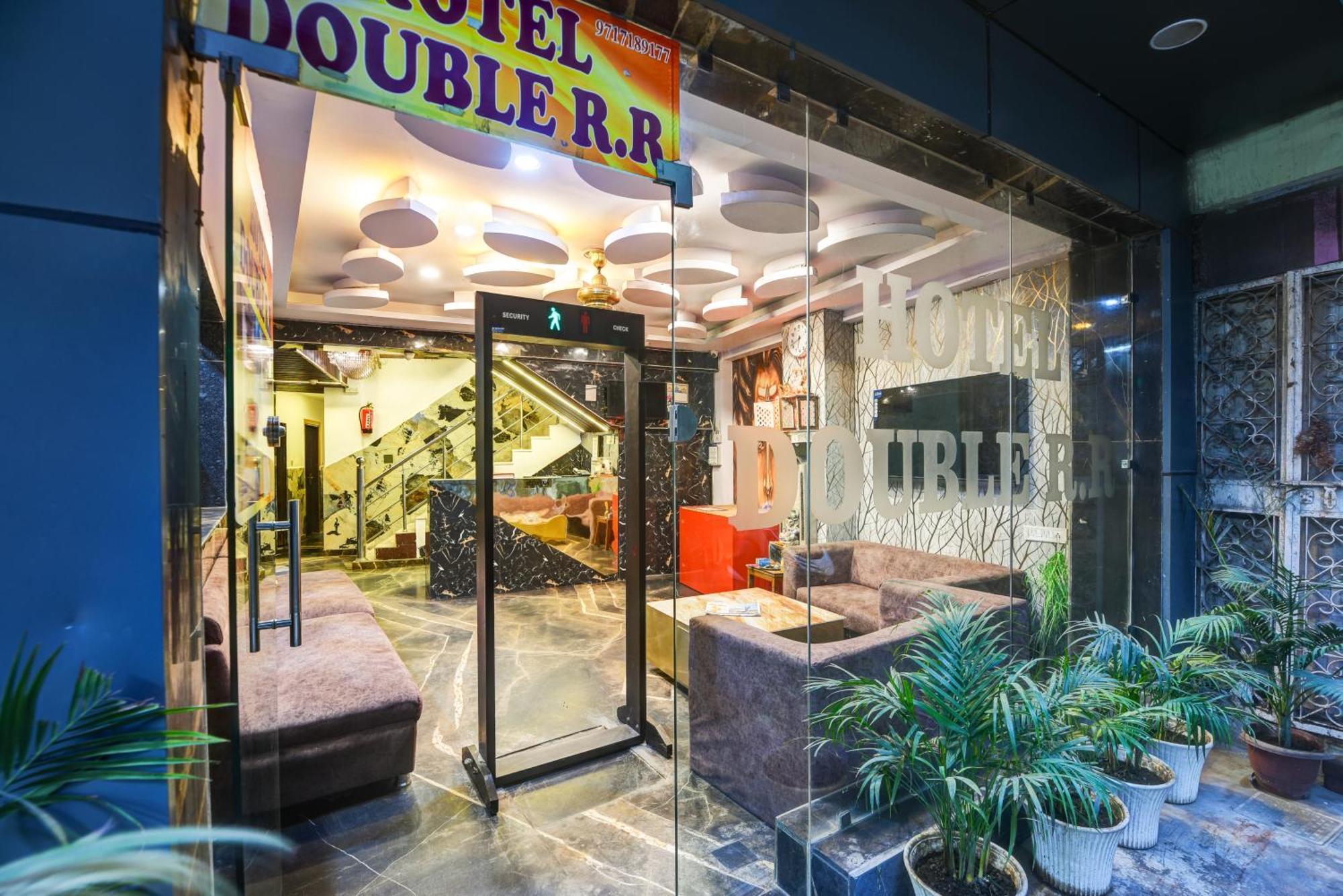 Prime And Family Double Rr - Main Bazar New Delhi