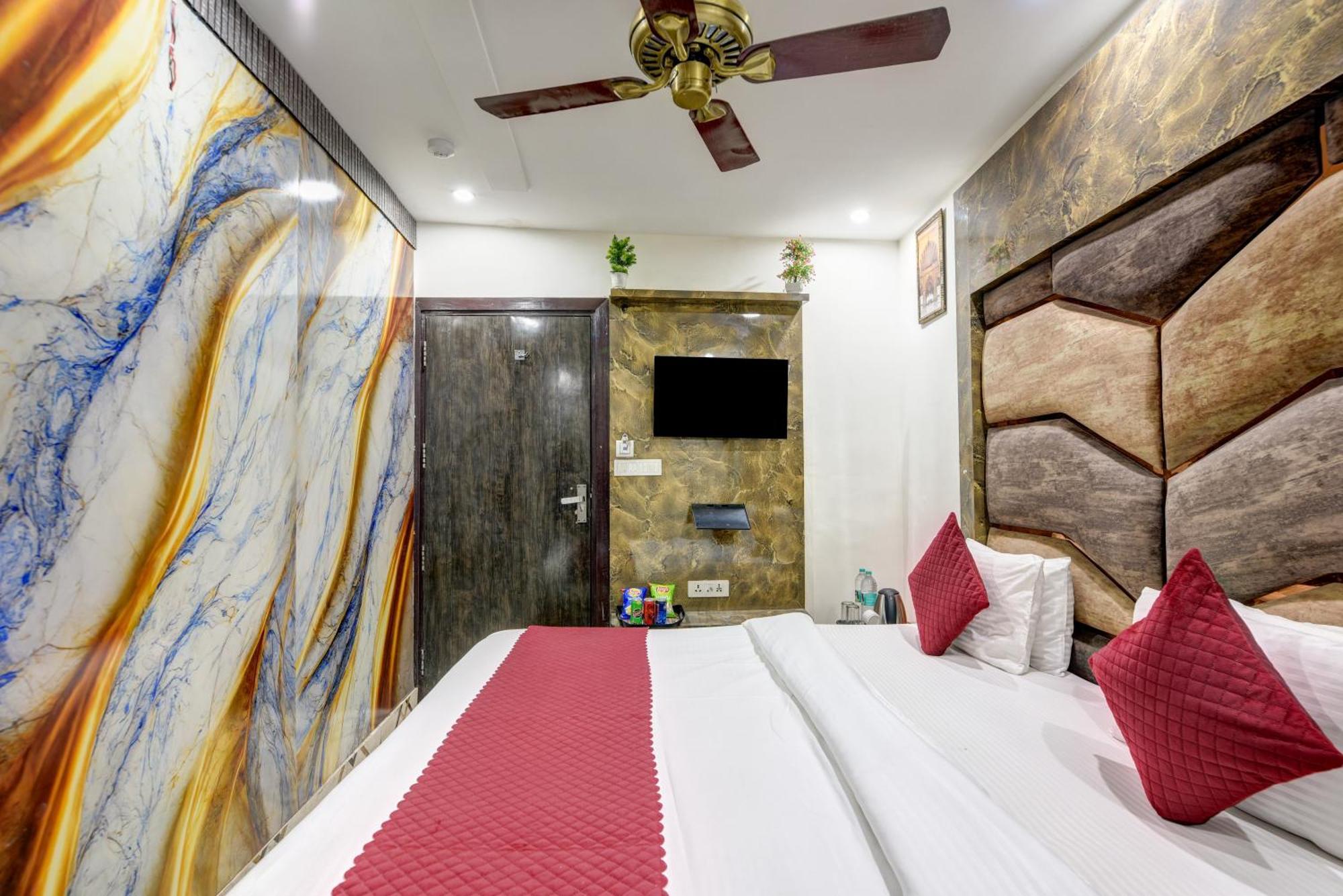 Prime And Family Double Rr - Main Bazar New Delhi