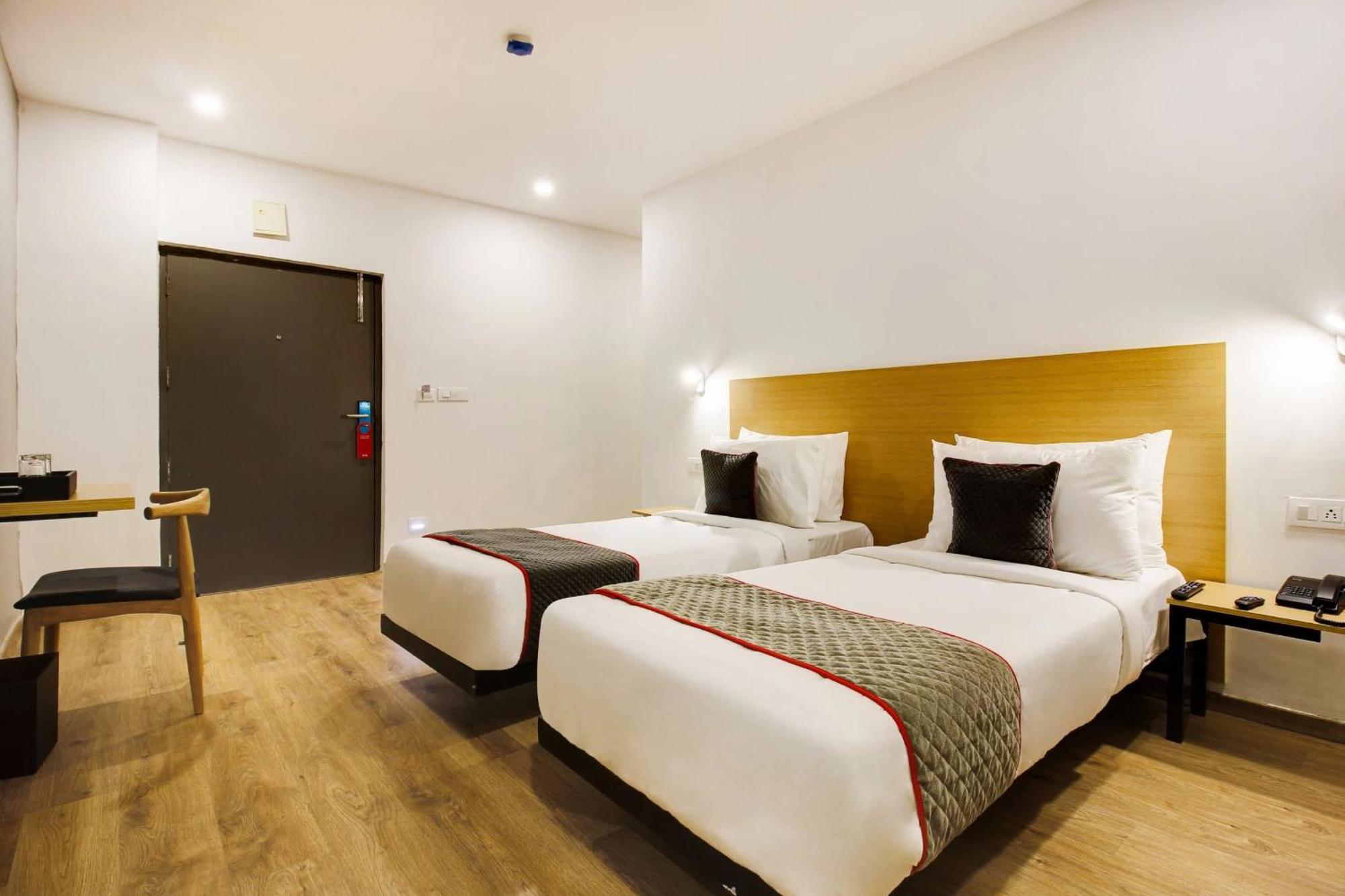 Relaxing Near Igi Delhi Airport 4*