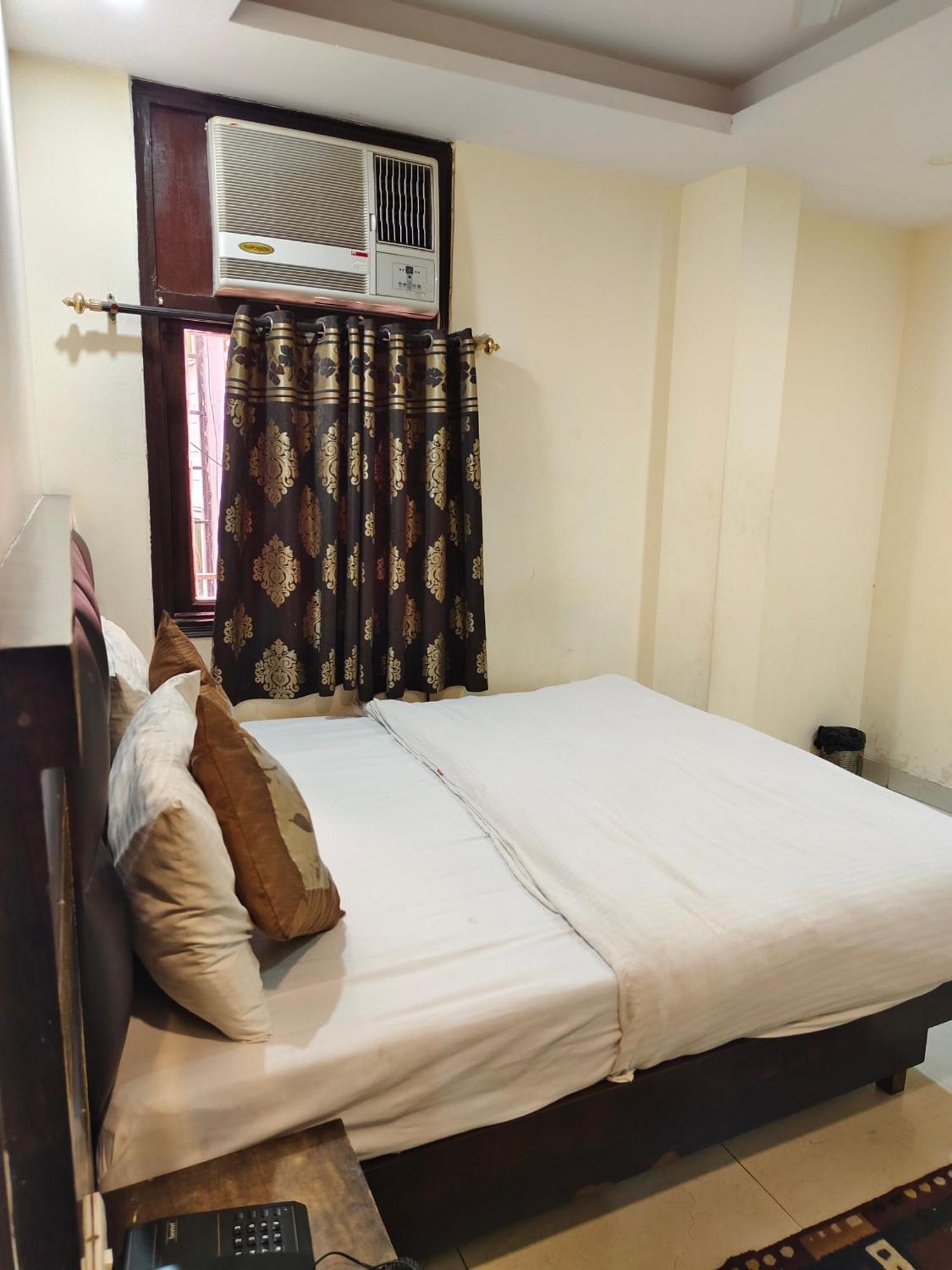 Istay Near Rk Ashram Metro Station New Delhi