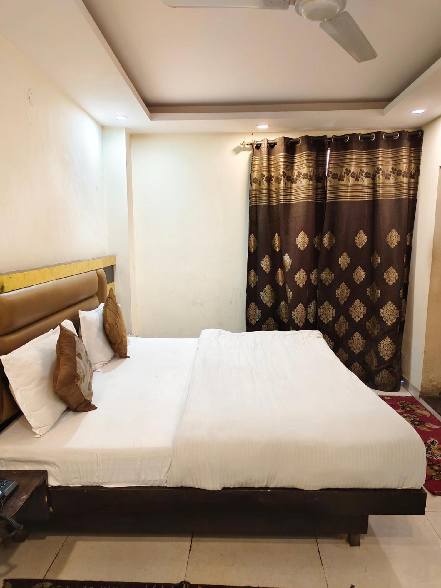 Istay Near Rk Ashram Metro Station 5* New Delhi