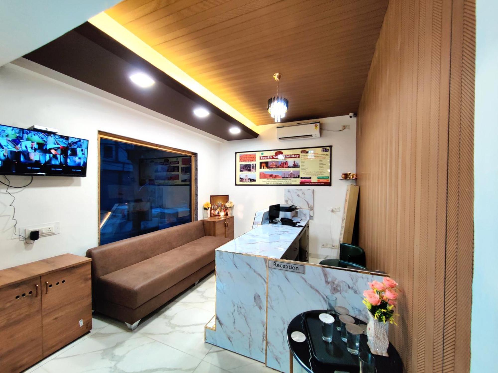 Hotel La Vista Karol Bagh Delhi 3*