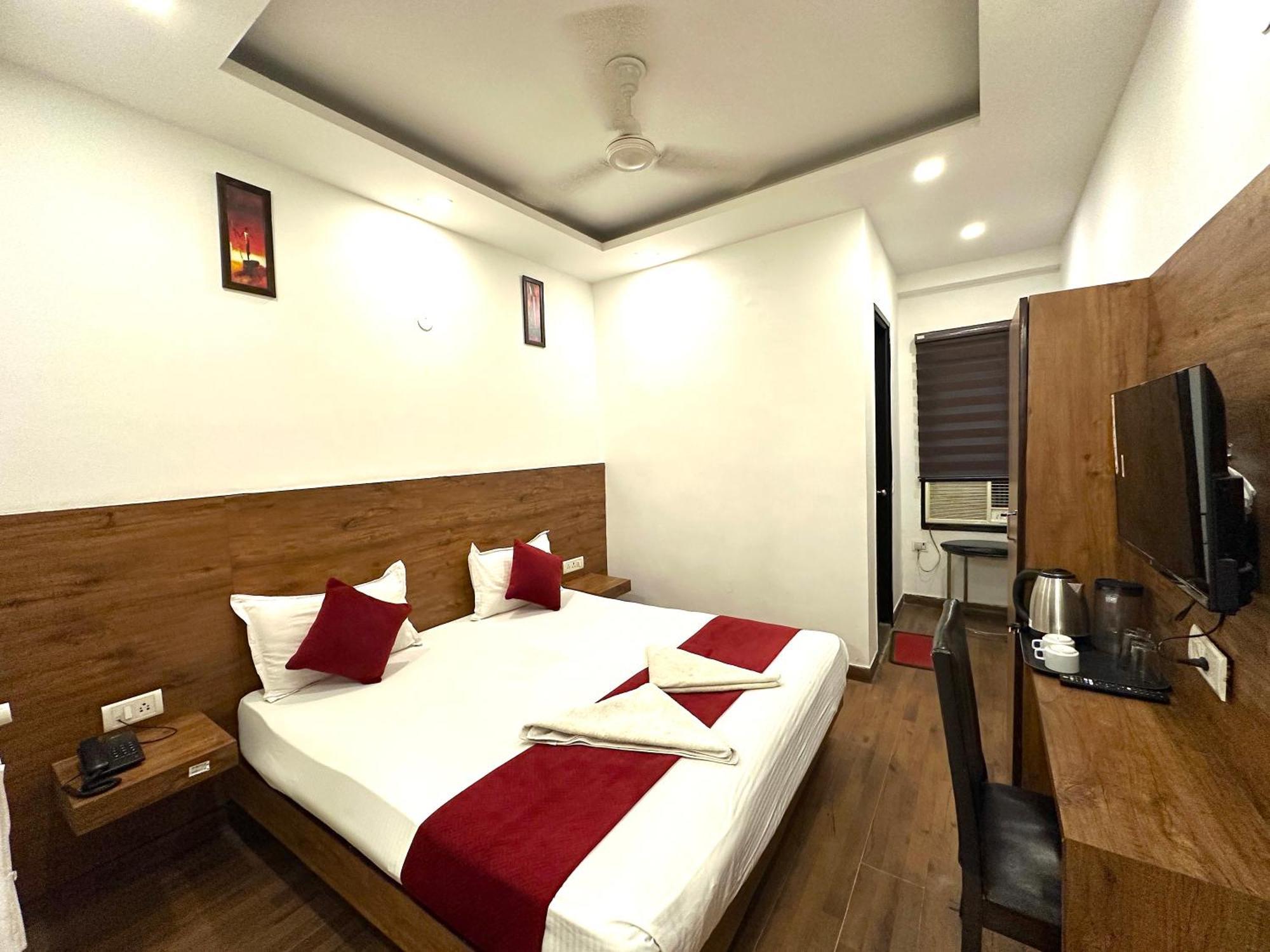 La Vista Karol Bagh Delhi Hotel 3*