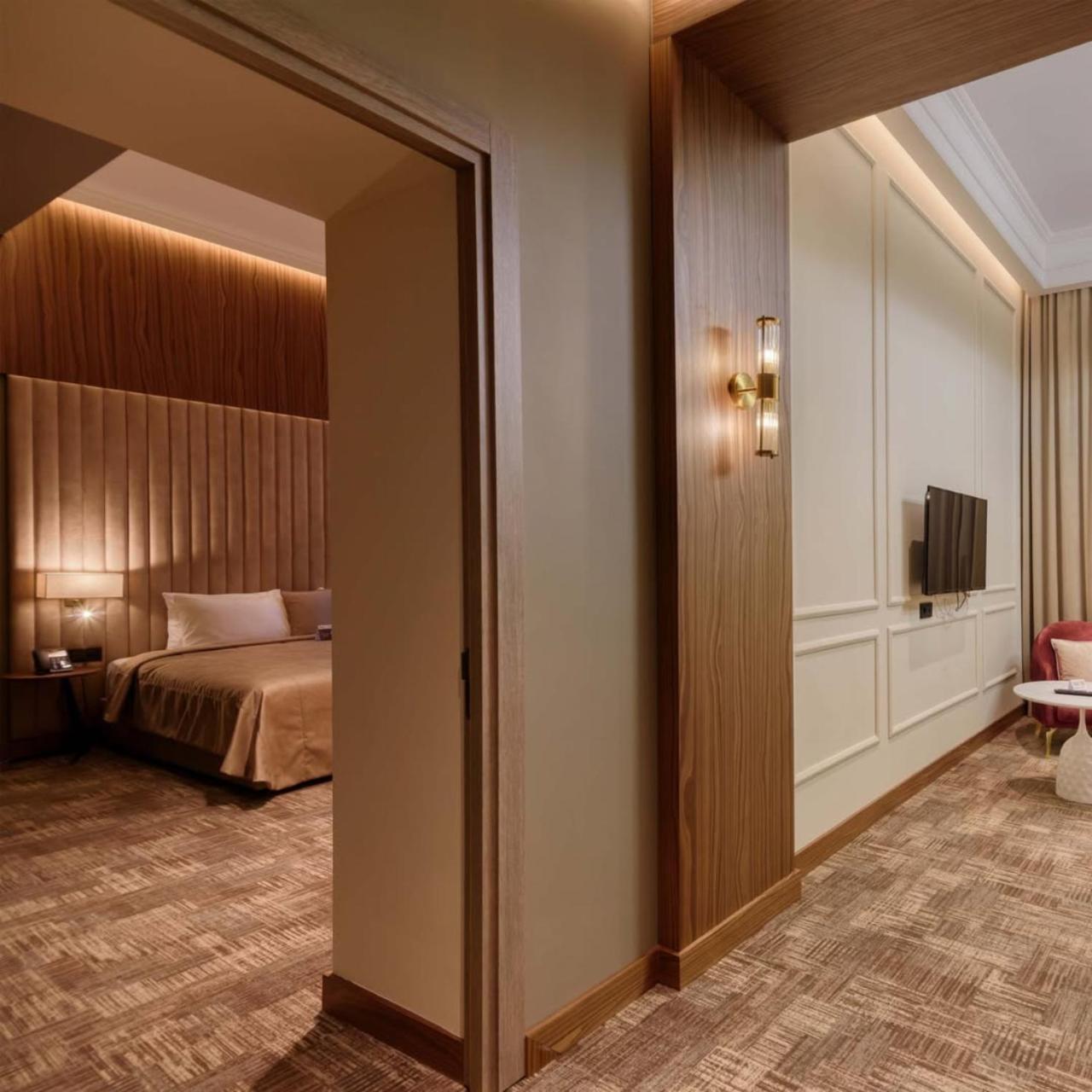 Glory Near Delhi Internationl Airport Hotel 4*