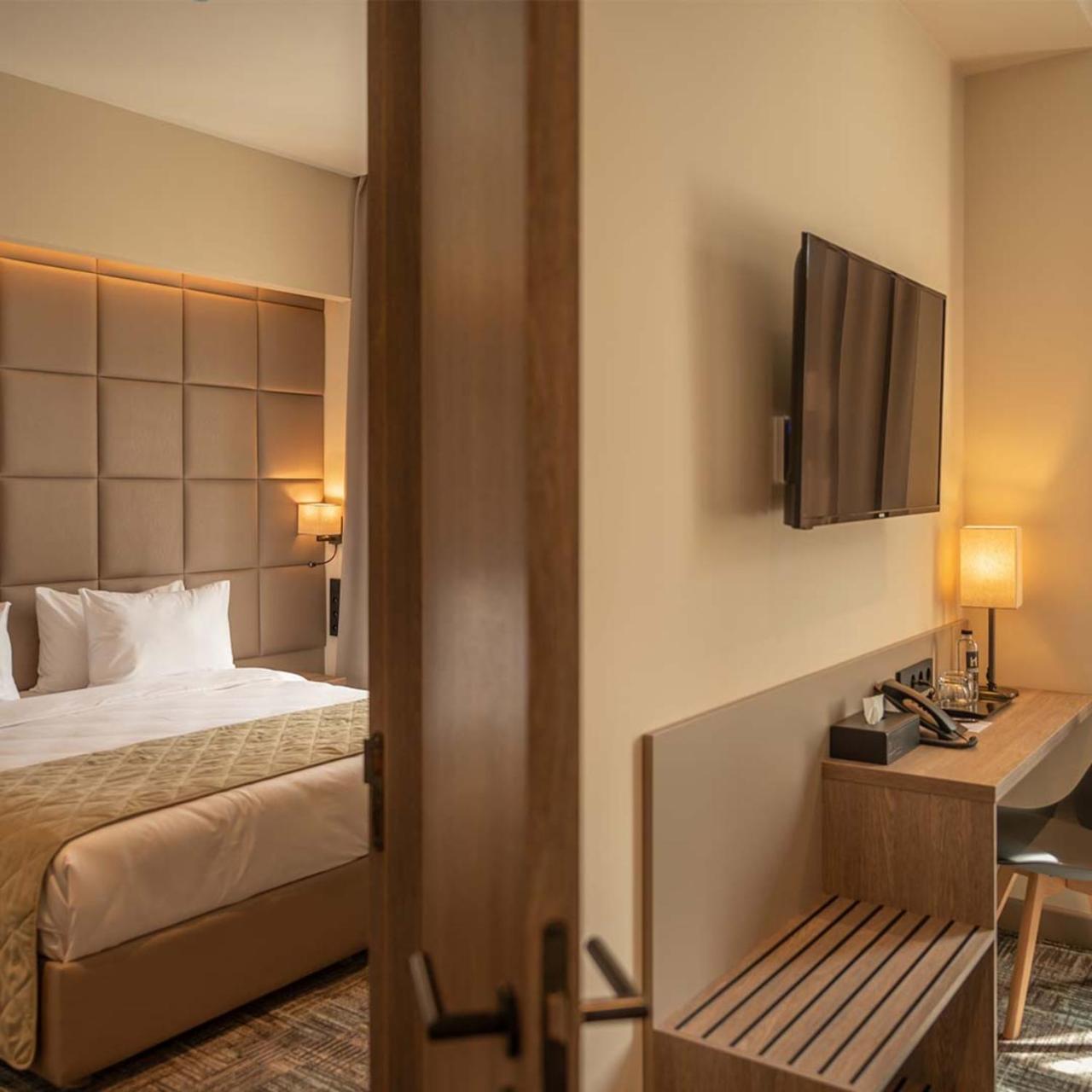 Hotel Glory Near Delhi Internationl Airport Nova Deli