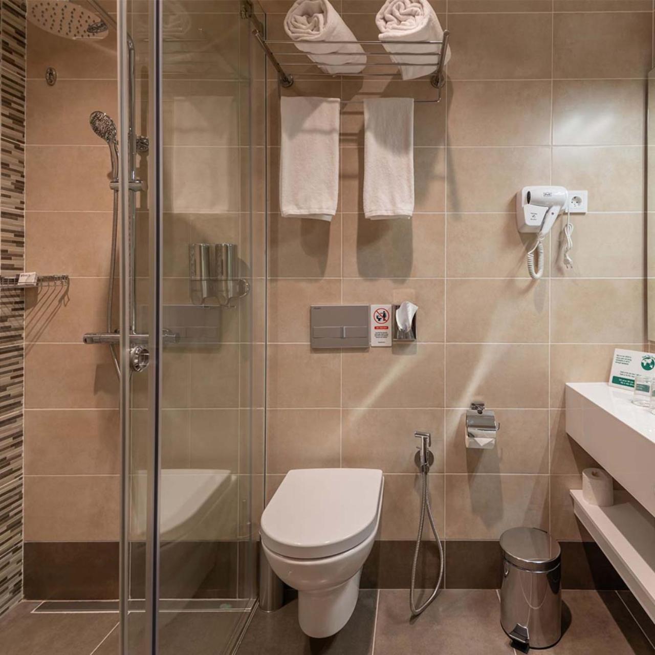 Hotel Glory Near Delhi Internationl Airport Nova Deli