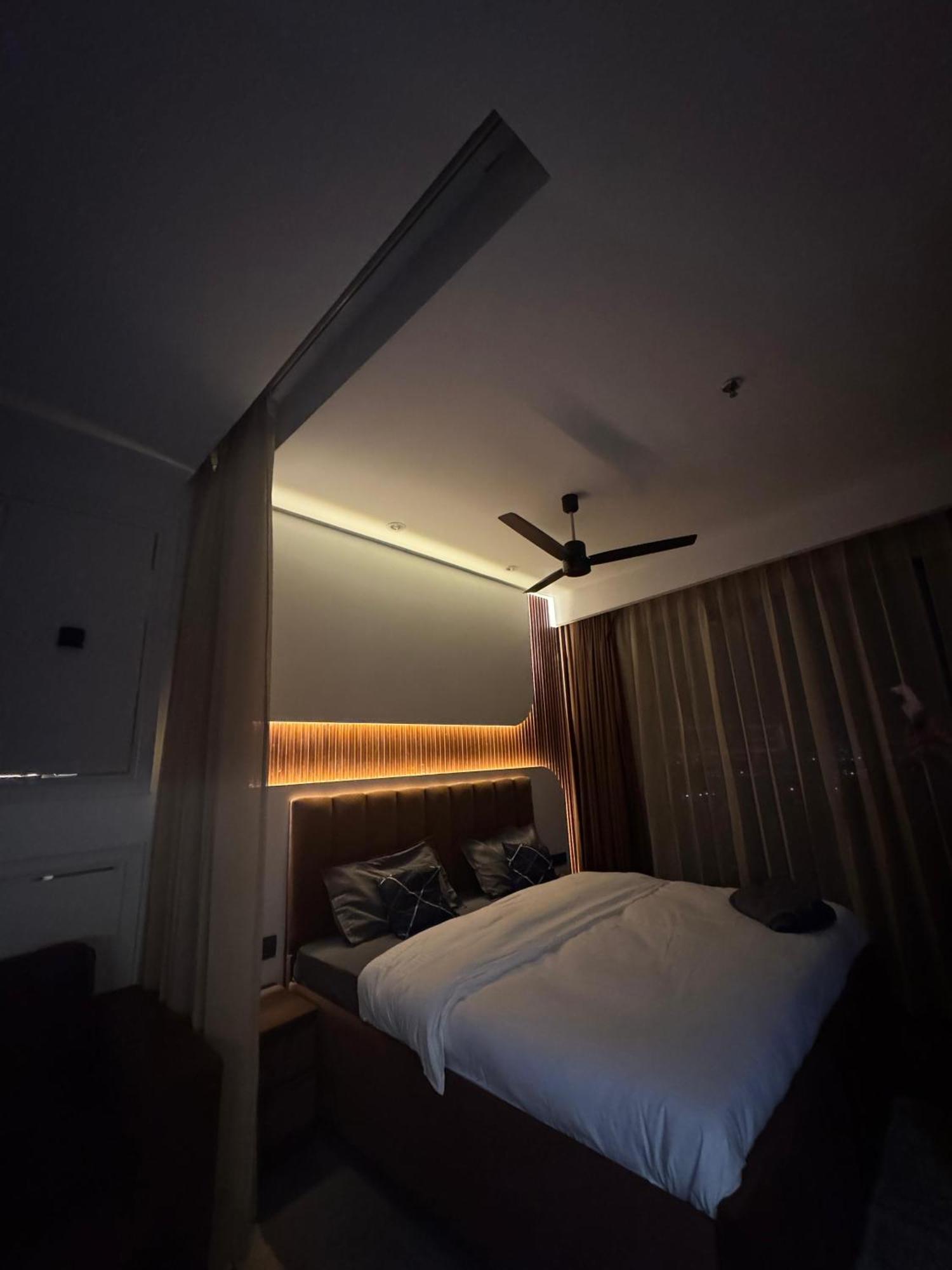 Hotel Luxurious Studioz *