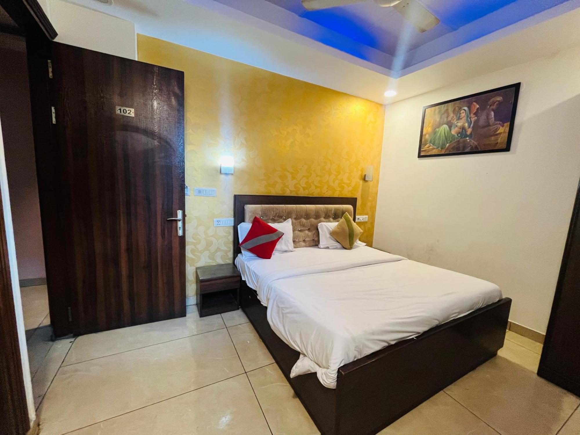 Redstone - Near Igi Airport Hotel 3*