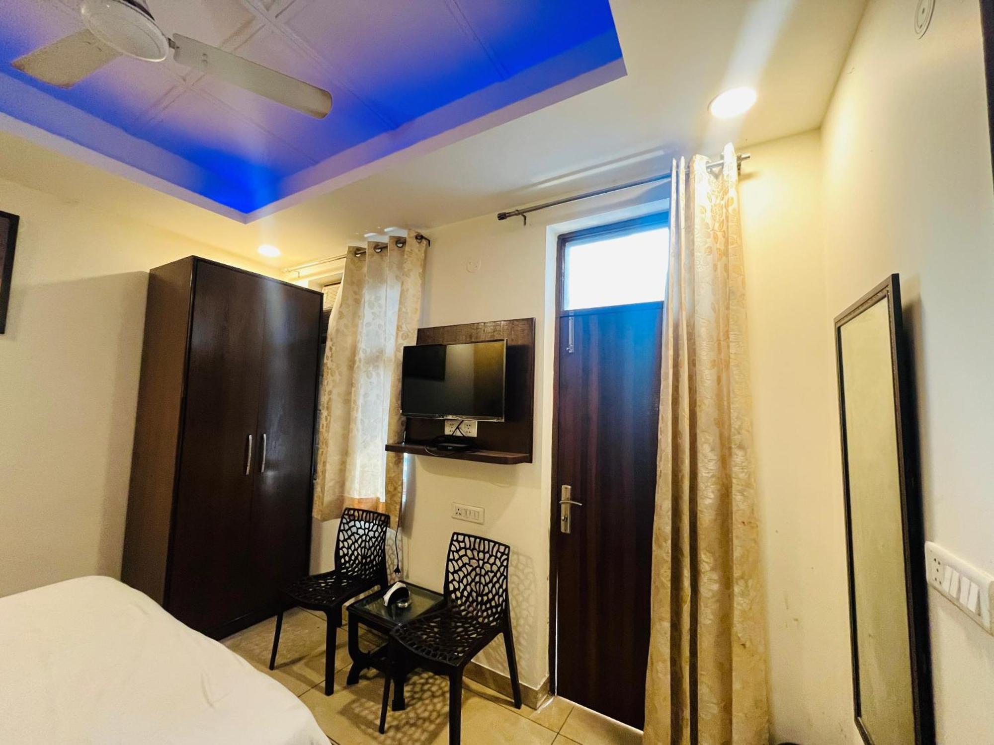 Redstone - Near Igi Airport 3*