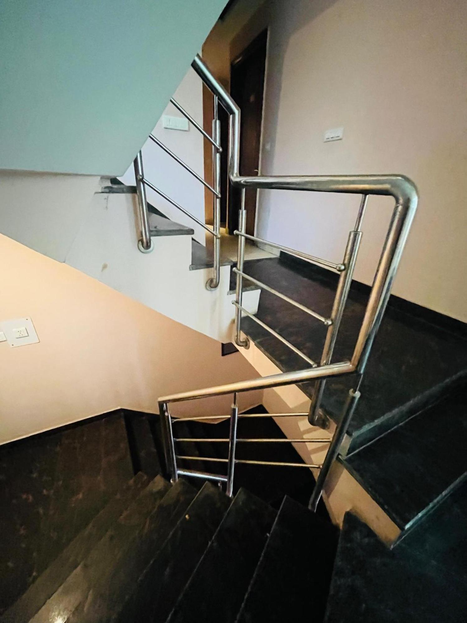 Redstone - Near Igi Airport Hotel 3*