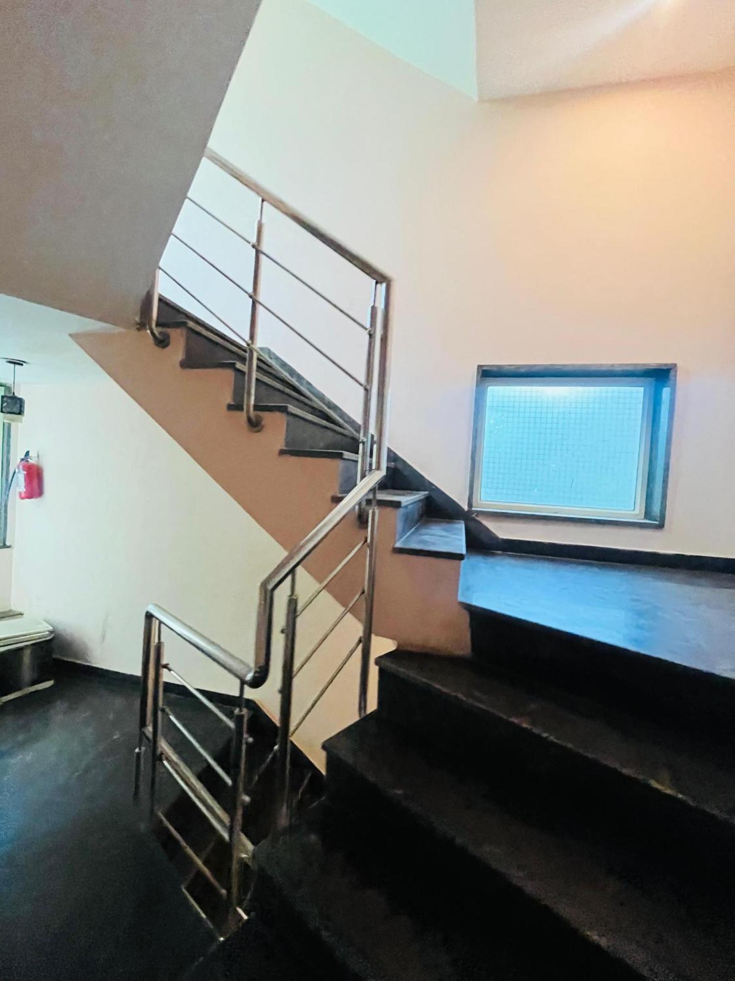 Redstone - Near Igi Airport