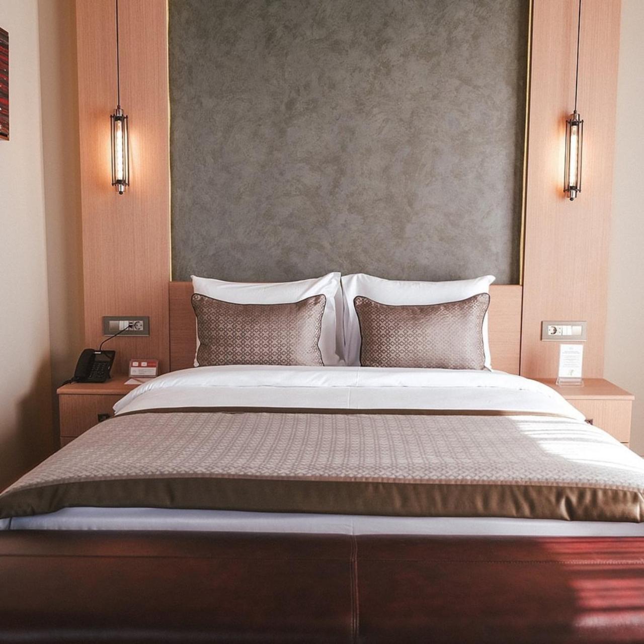 Hotel Grand Atlantis Near Delhi Airport 4*