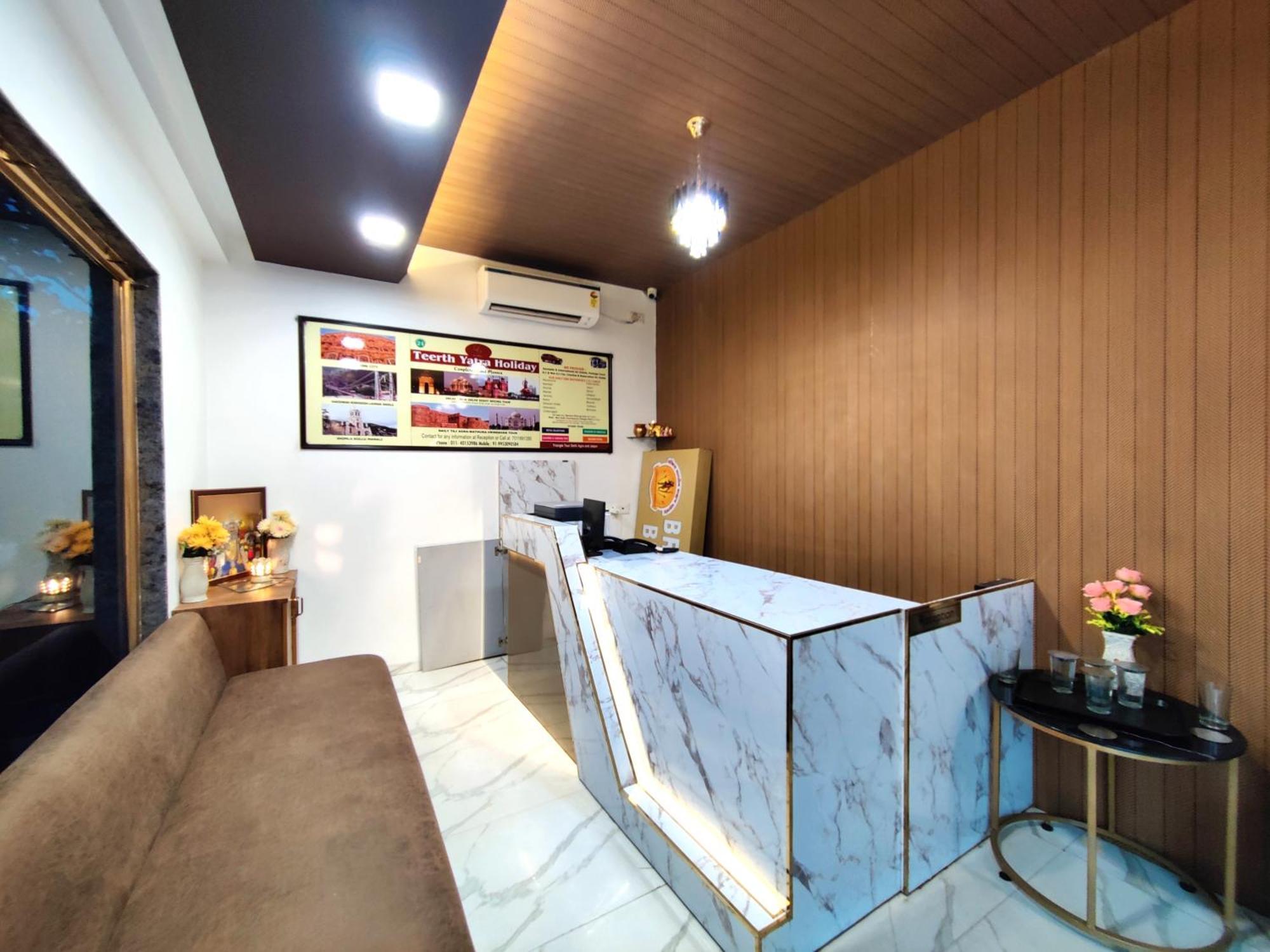 Hotel La Vista Karol Bagh Delhi 3*