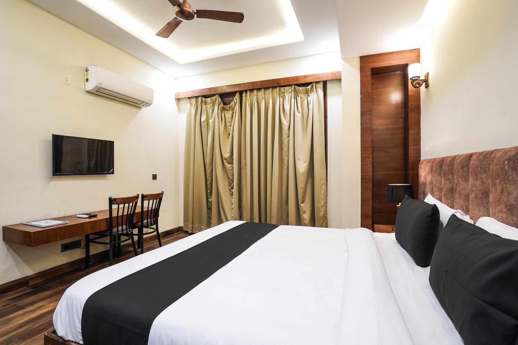 Lemount Hotel New Delhi