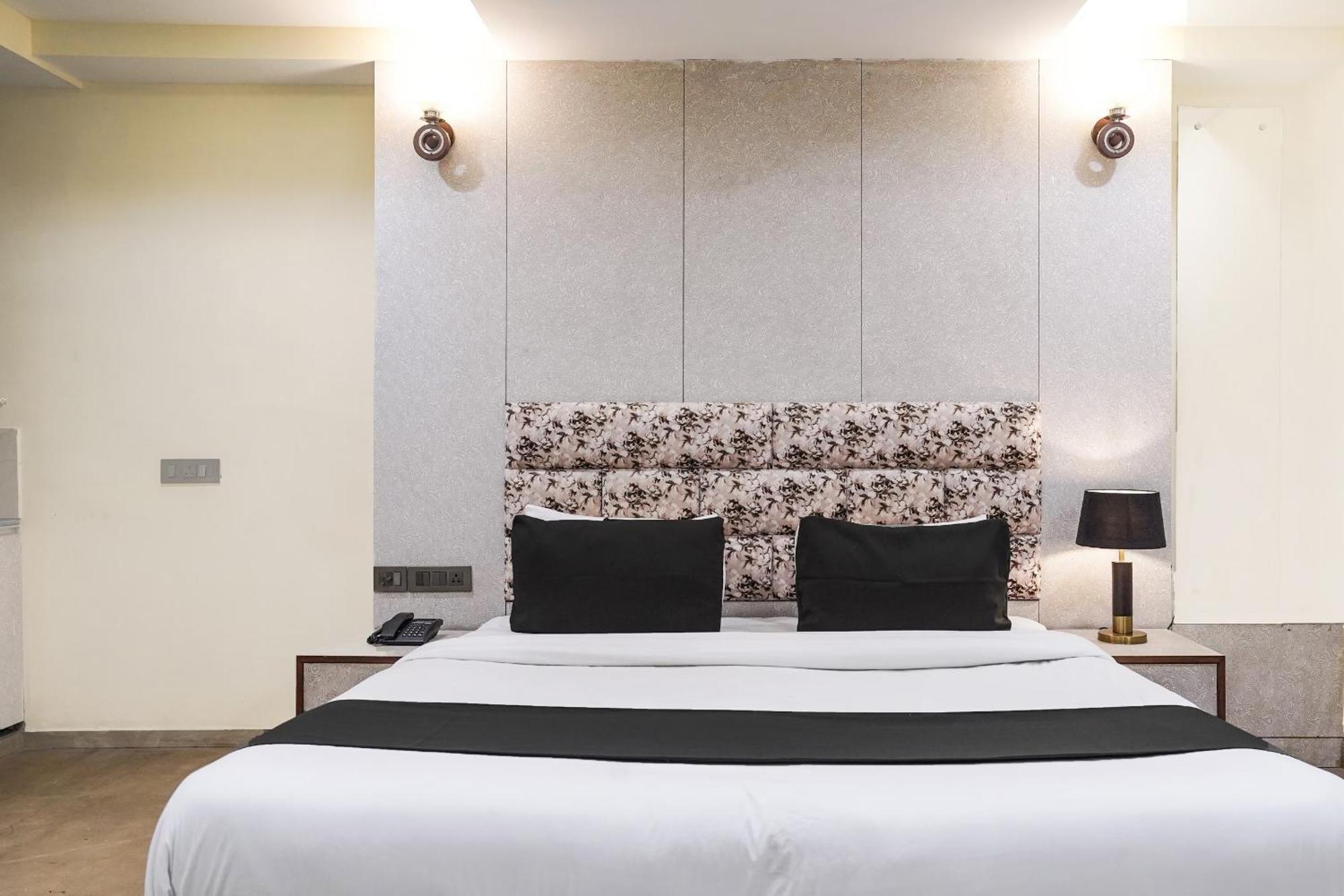 Lemount New Delhi