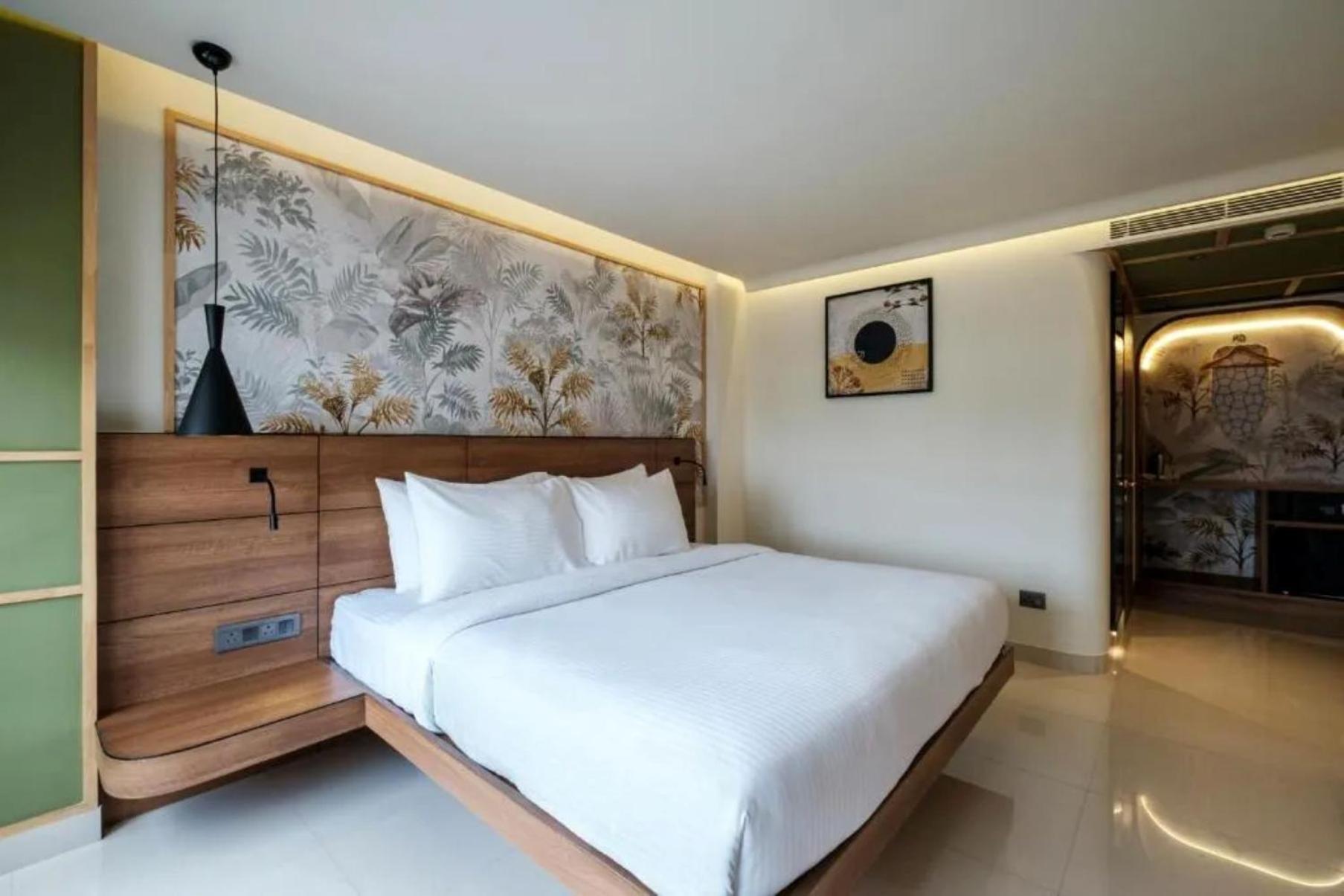 Aerotech Near Delhi Airport Hotel New Delhi