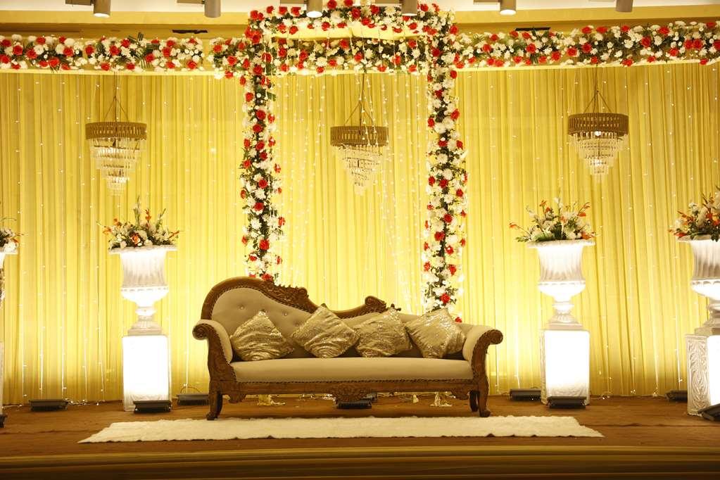 Radisson Blu Paschim Vihar * New Delhi