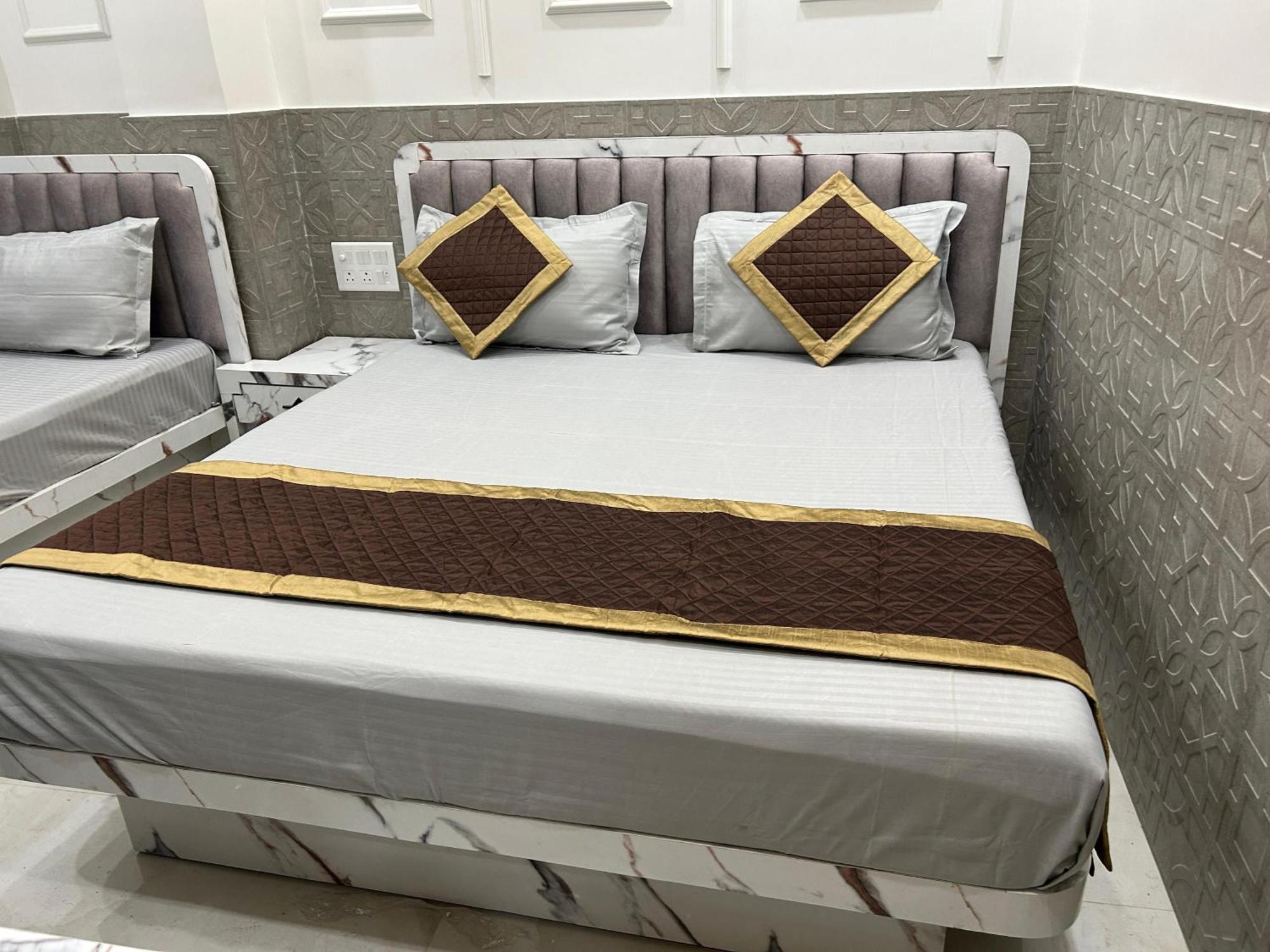 Shree Guru 3 Minute From Railway Station Guest house *