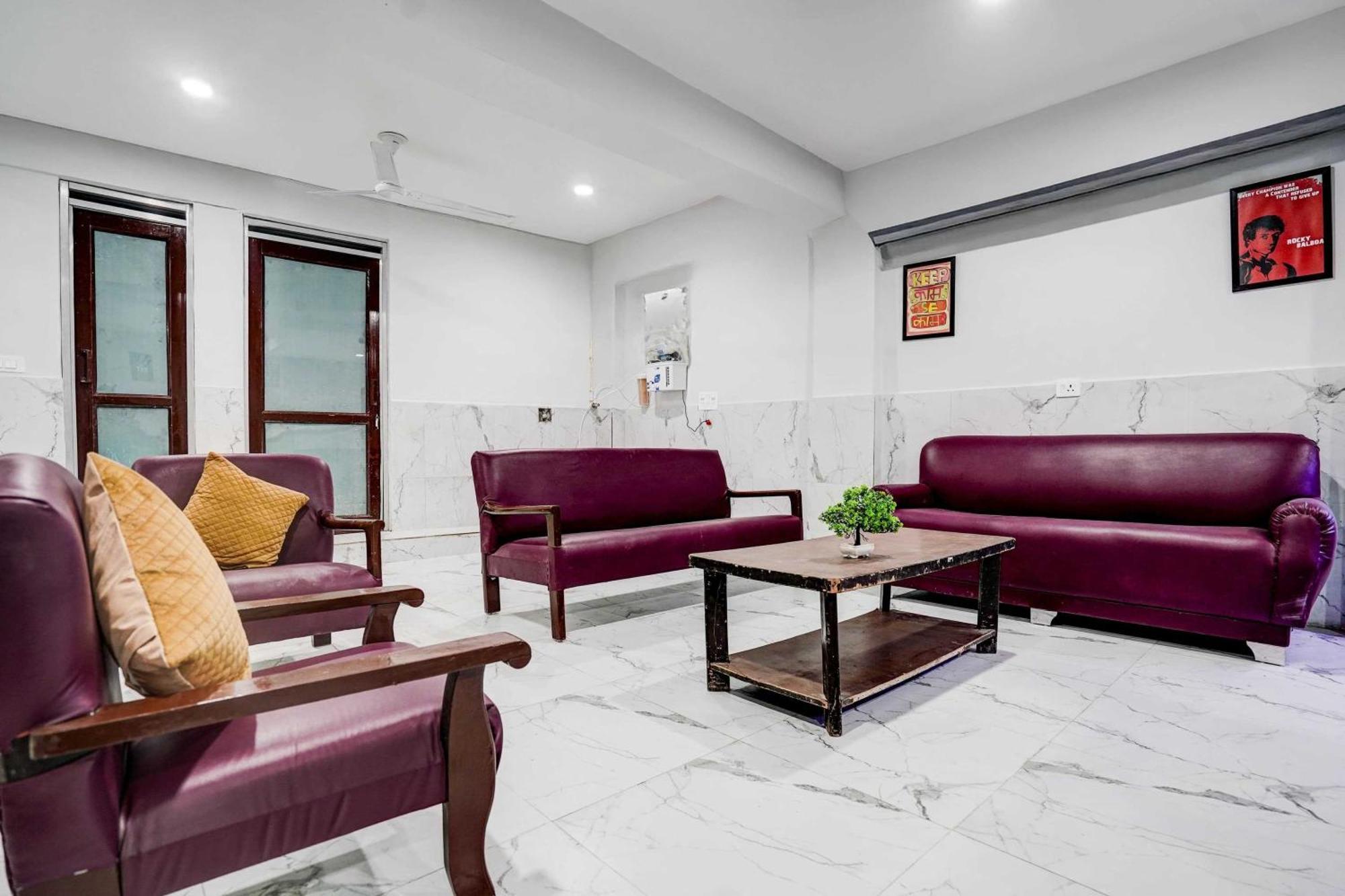 Oyo Townhouse Anmol Residency New Delhi