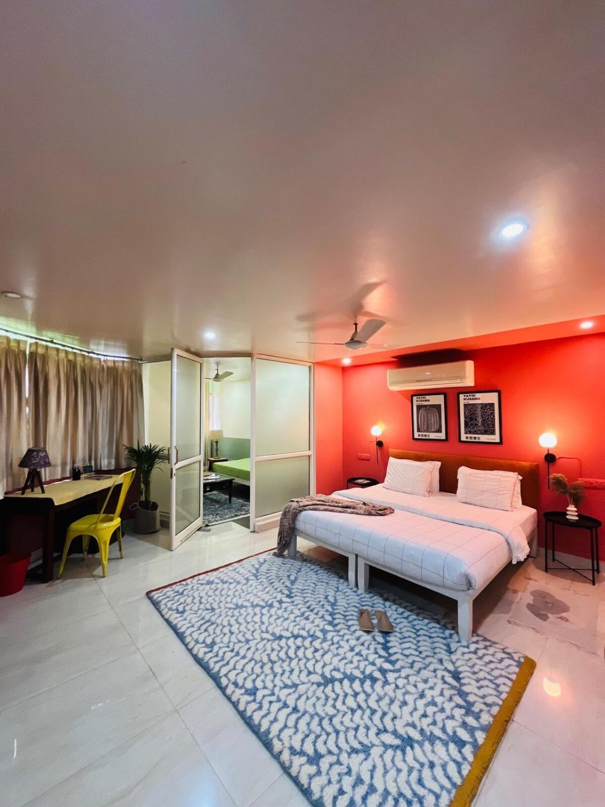 Stylish 800sqft Luxury With Theme In Hkv Apartment New Delhi