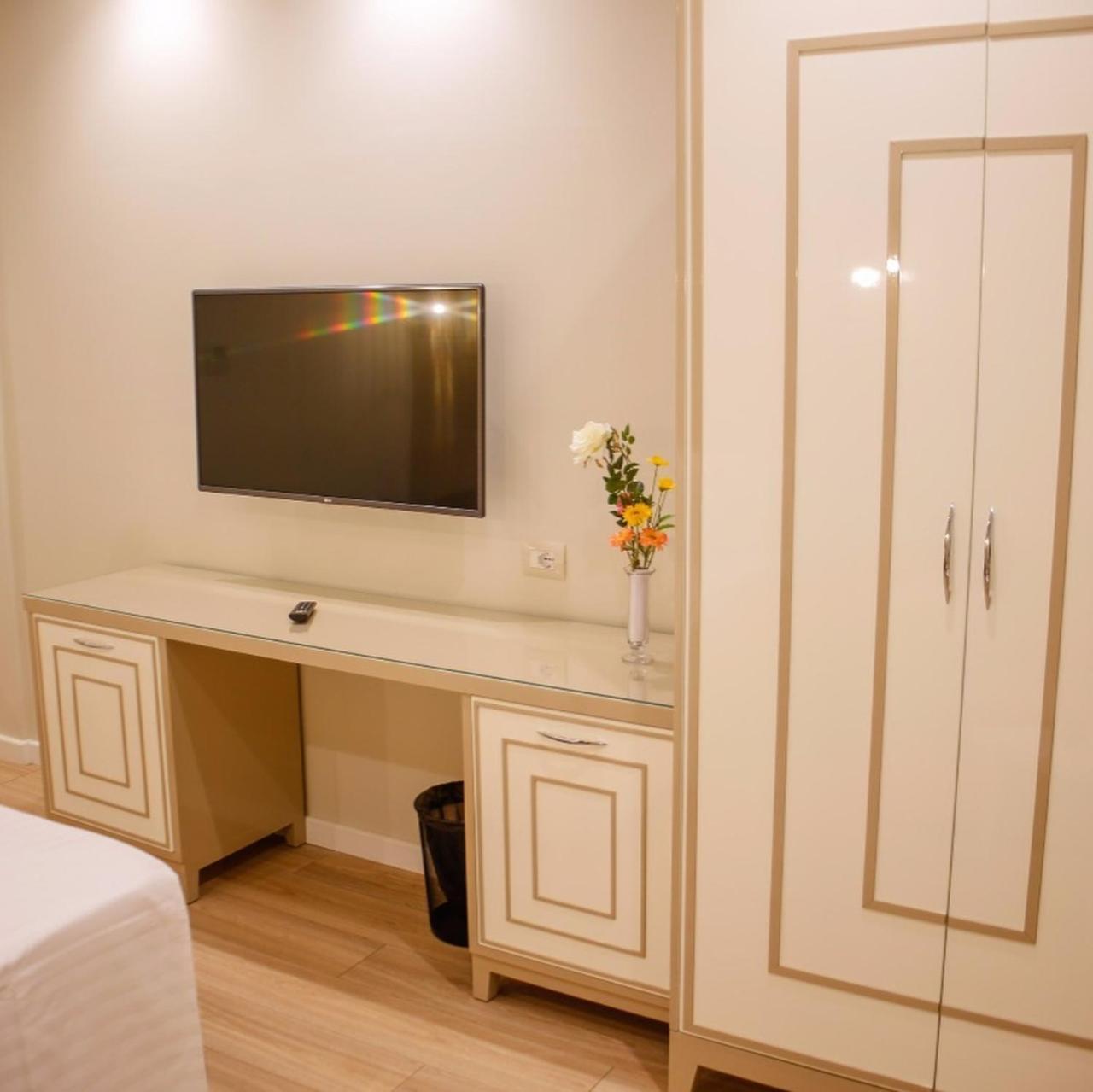 El De Bellwood Near Igi Delhi Airport Hotel New Delhi