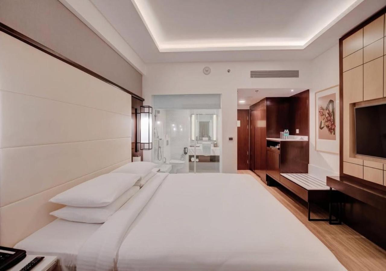 Hotel El De Bellwood Near Igi Delhi Airport
