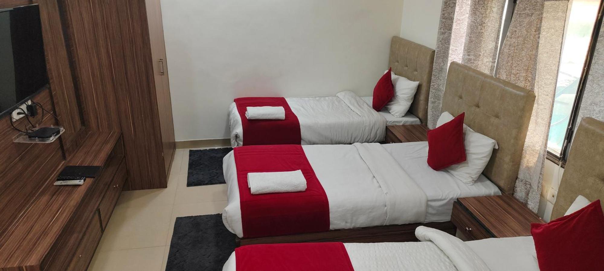 The Paramont Near Delhi Igi Airport 4* New Delhi
