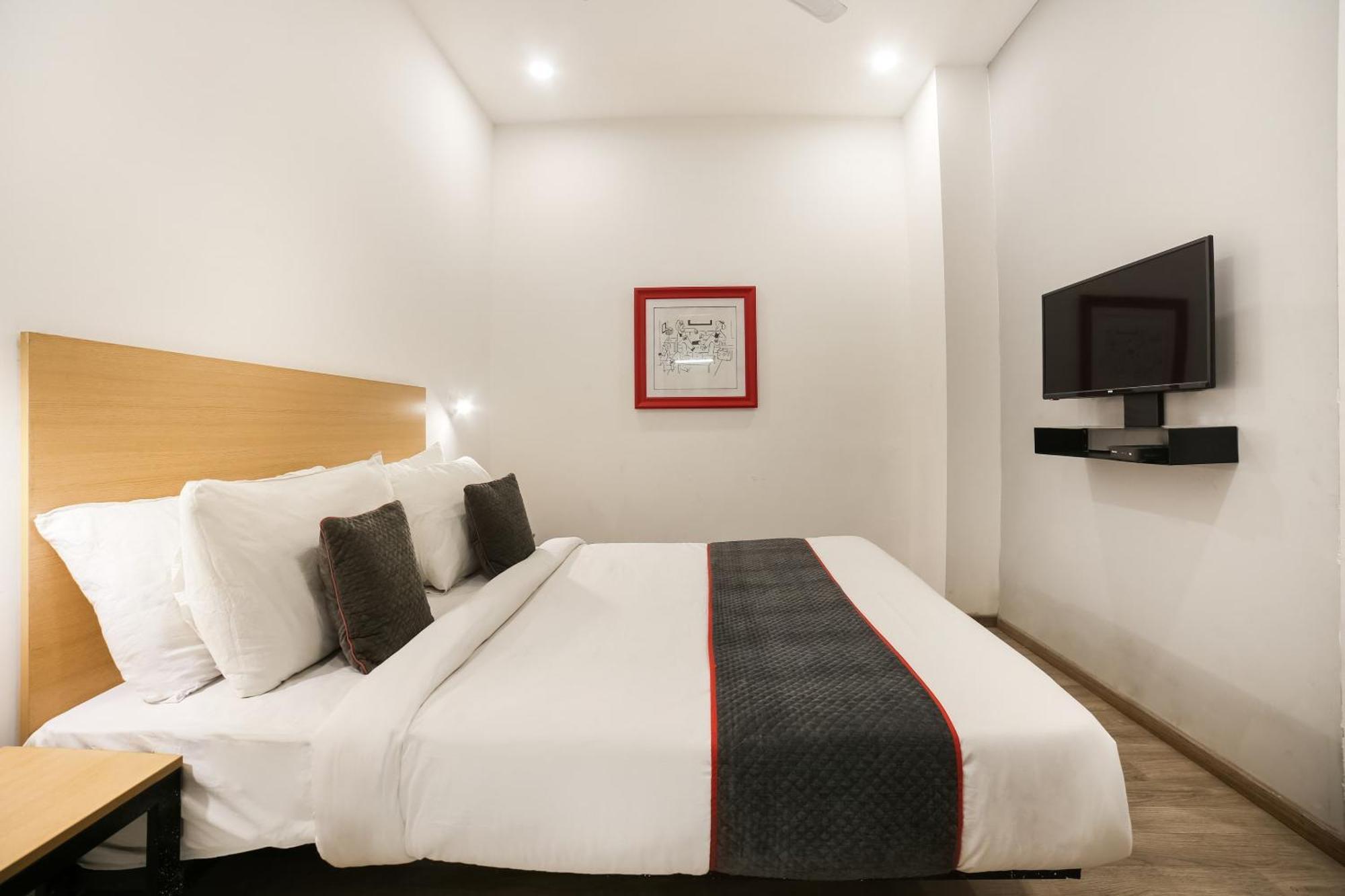 Townhouse Dilshad Garden Near Dilshad Garden Metro Station *