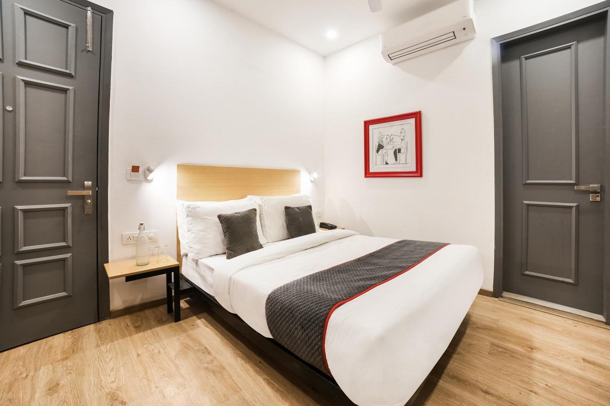 Hotel Townhouse Dilshad Garden Near Dilshad Garden Metro Station *