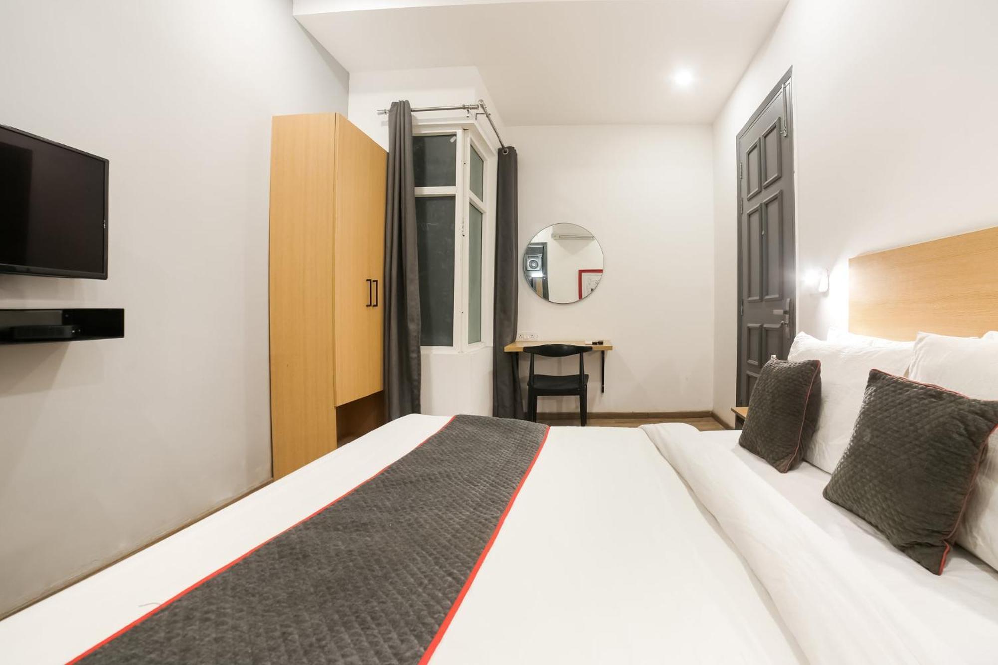 Townhouse Dilshad Garden Near Dilshad Garden Metro Station * New Delhi