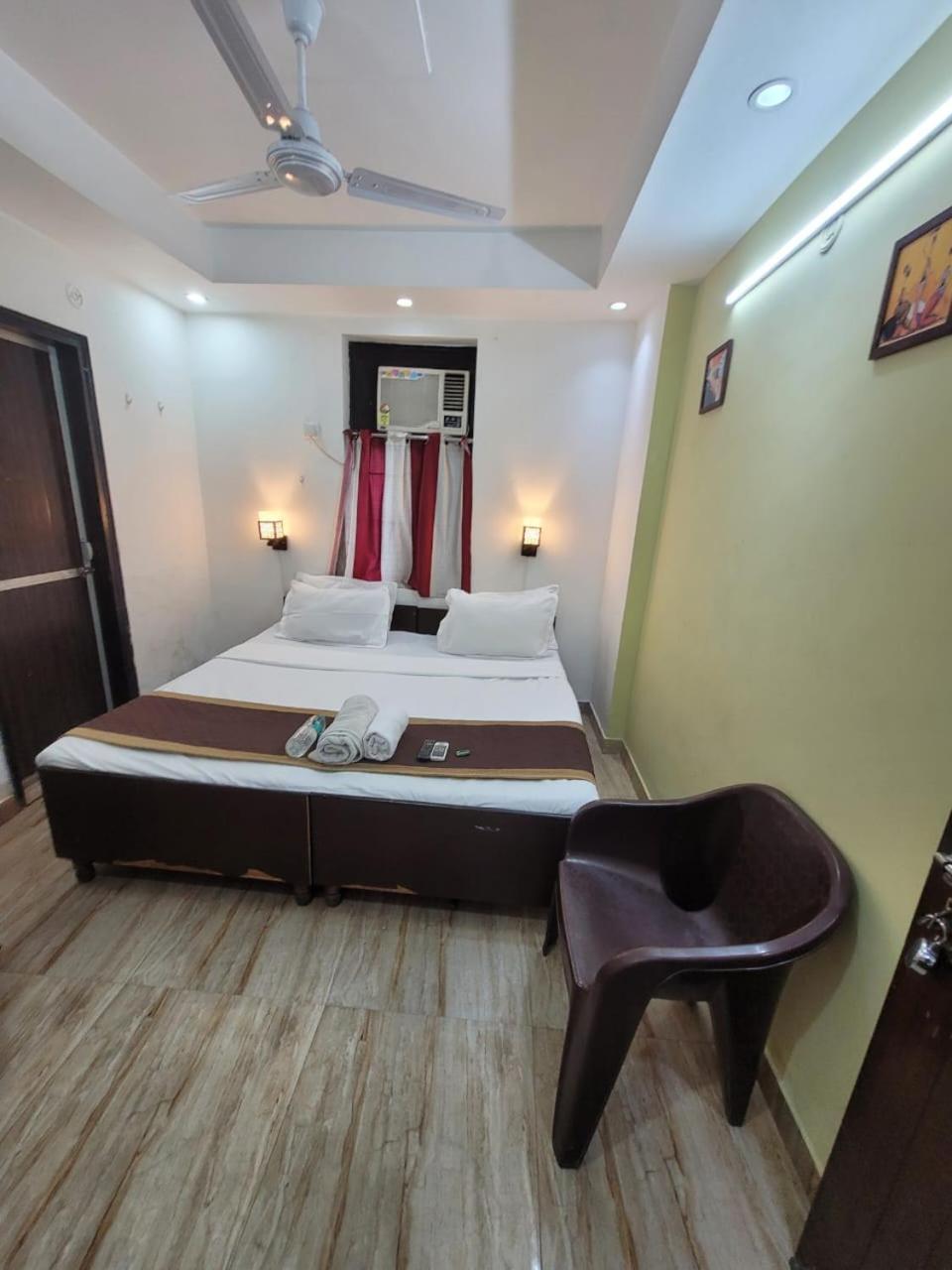 Hotel Residency - Park Metro Station Gate No - 1 New Delhi