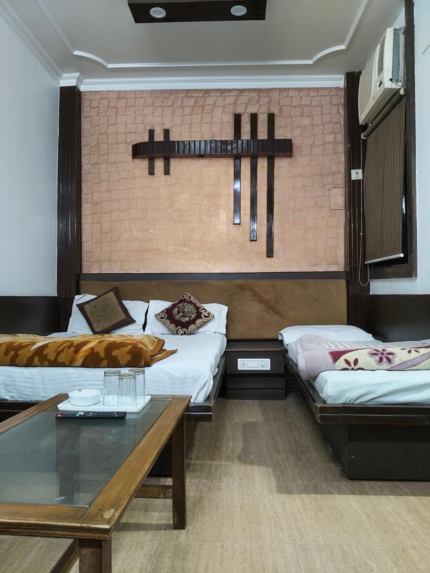 Yatri International Guest house 2*