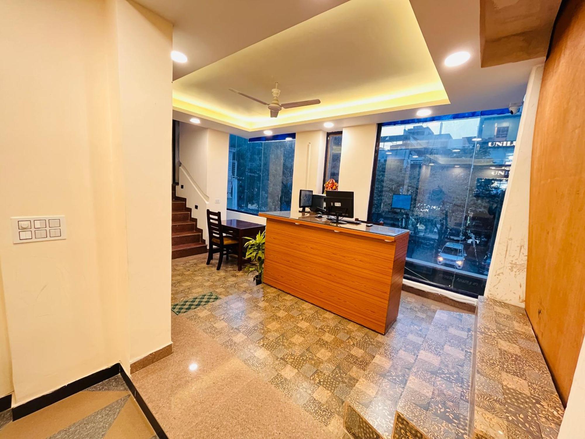 Galaxy - Park South Delhi *