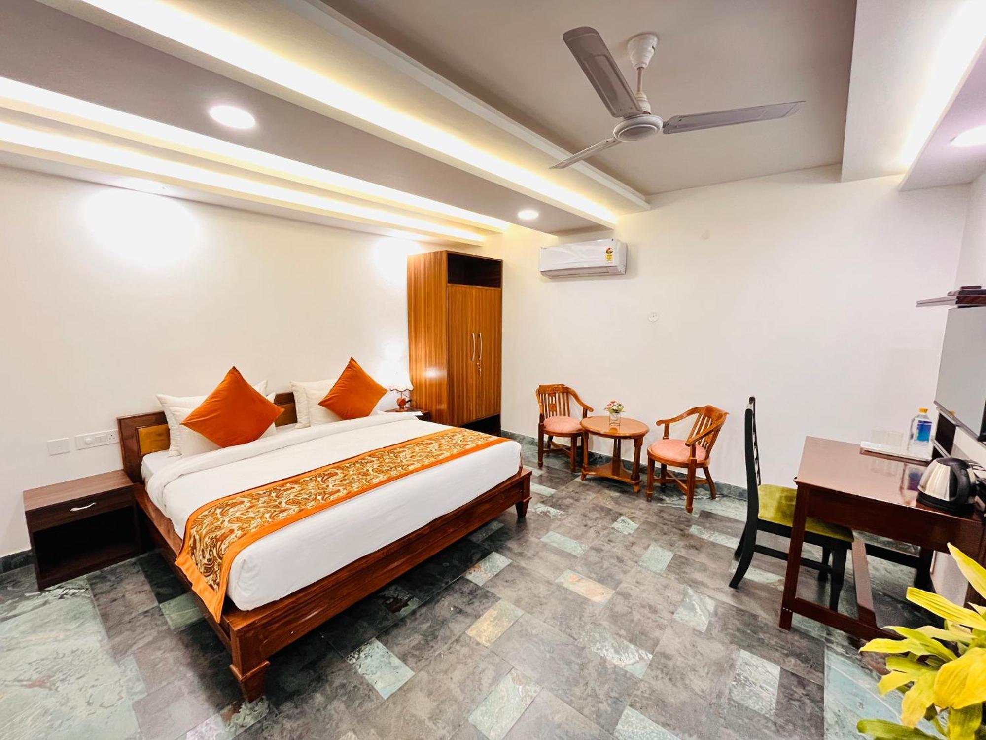 Apartment Galaxy - Park South Delhi New Delhi
