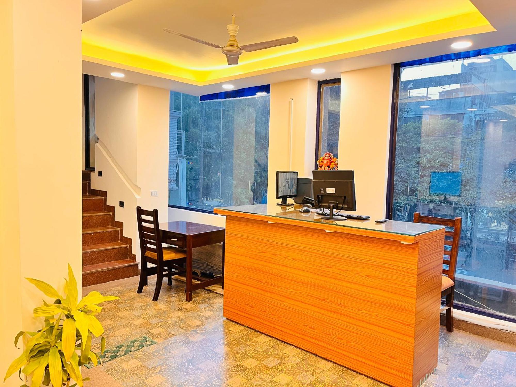 Galaxy - Park South Delhi Apartment New Delhi