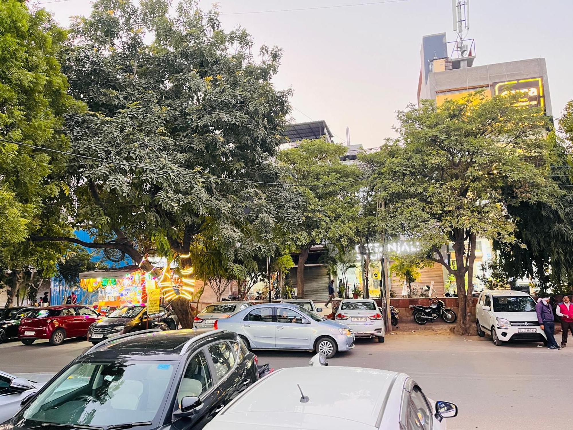 Galaxy - Park South Delhi *