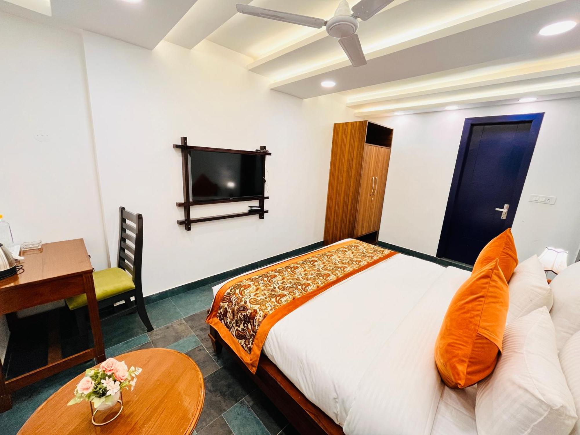 Apartment Galaxy - Park South Delhi New Delhi